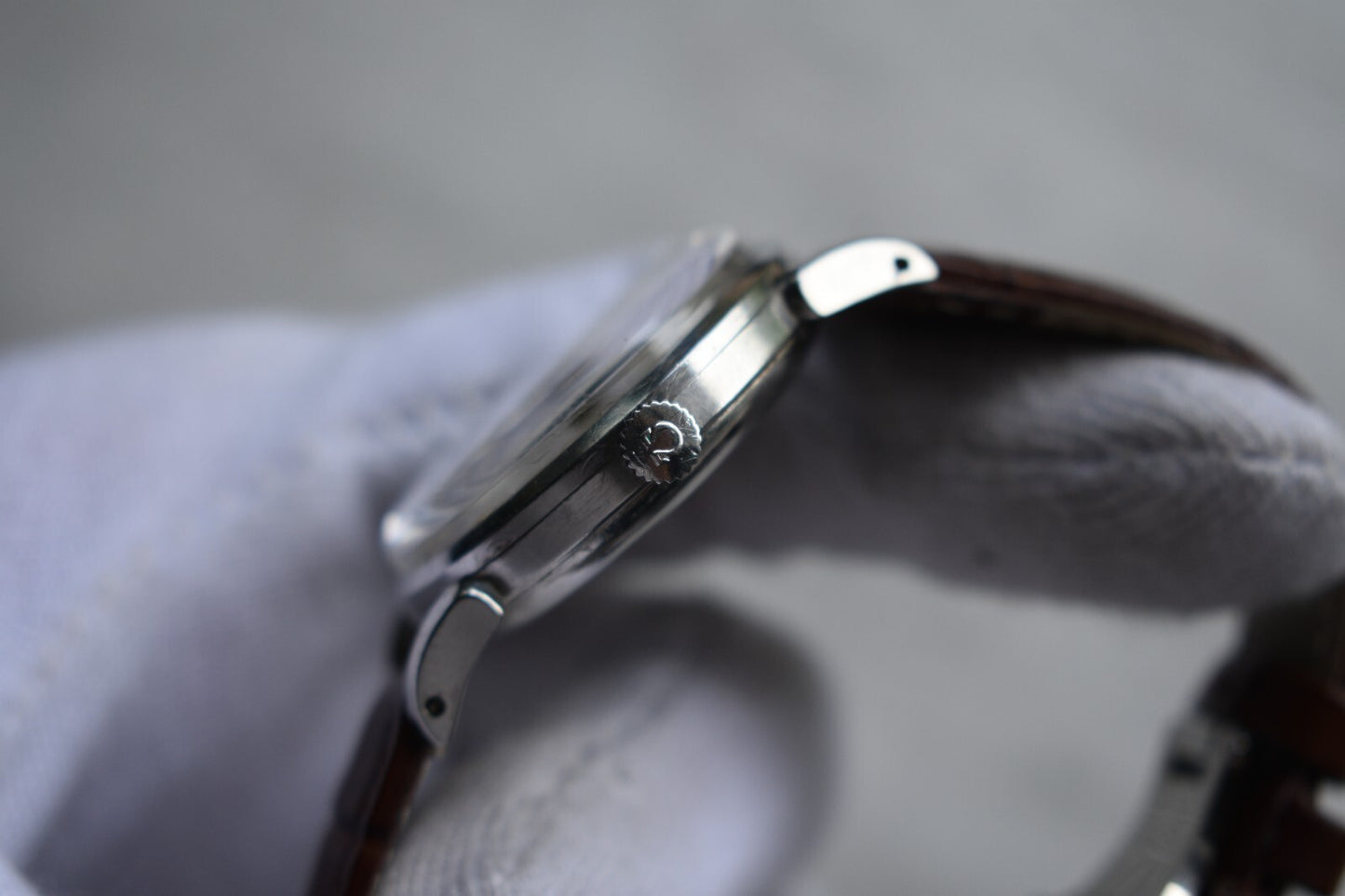 1952 Vintage Omega Mechanical Dress Watch Rare Dial Dog Leg Lugs