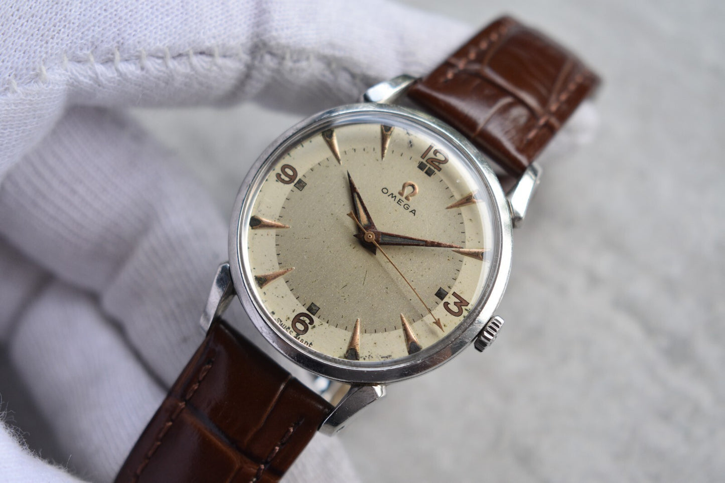 1952 Vintage Omega Mechanical Dress Watch Rare Dial Dog Leg Lugs