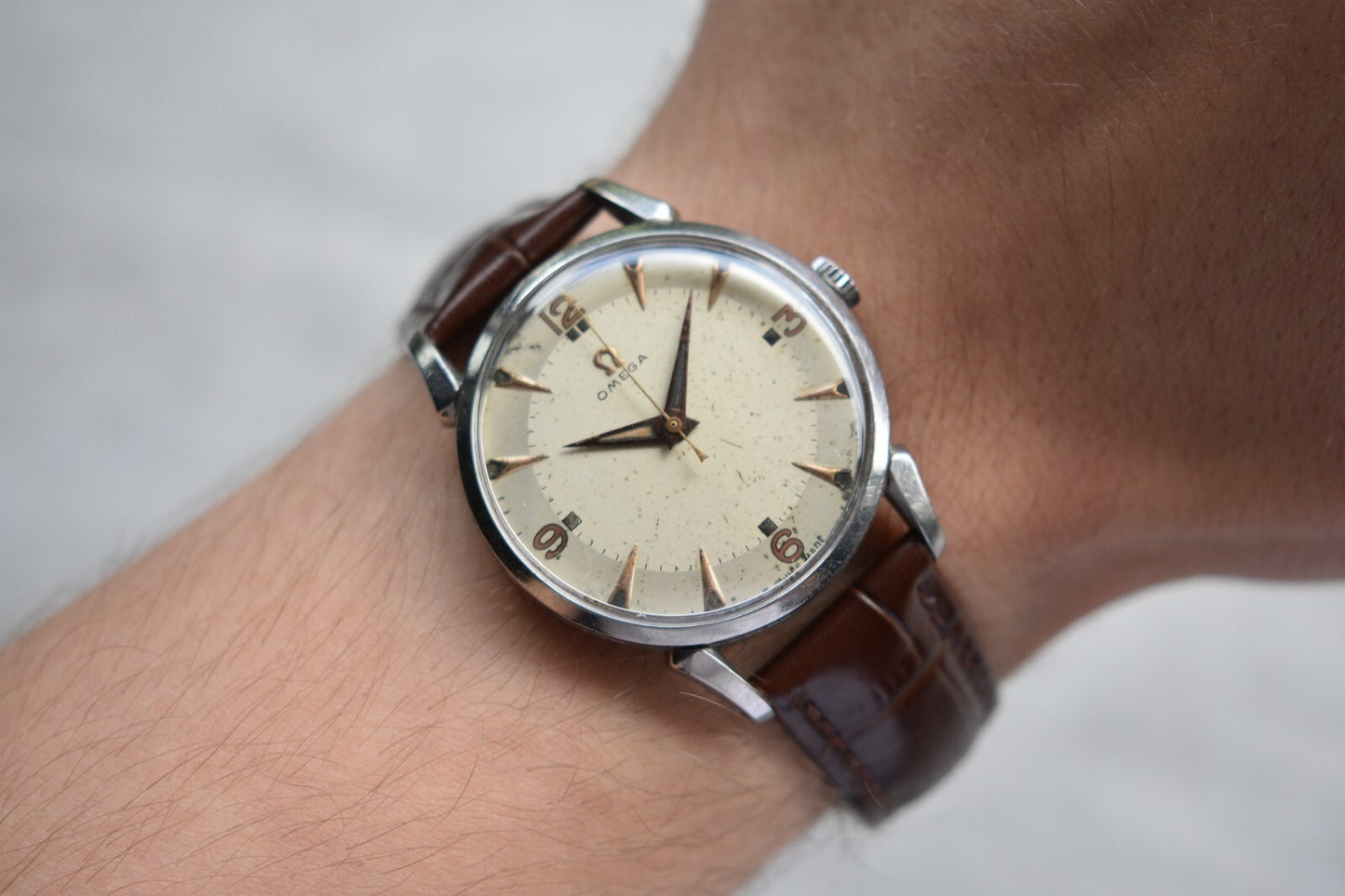 1952 Vintage Omega Mechanical Dress Watch Rare Dial Dog Leg Lugs