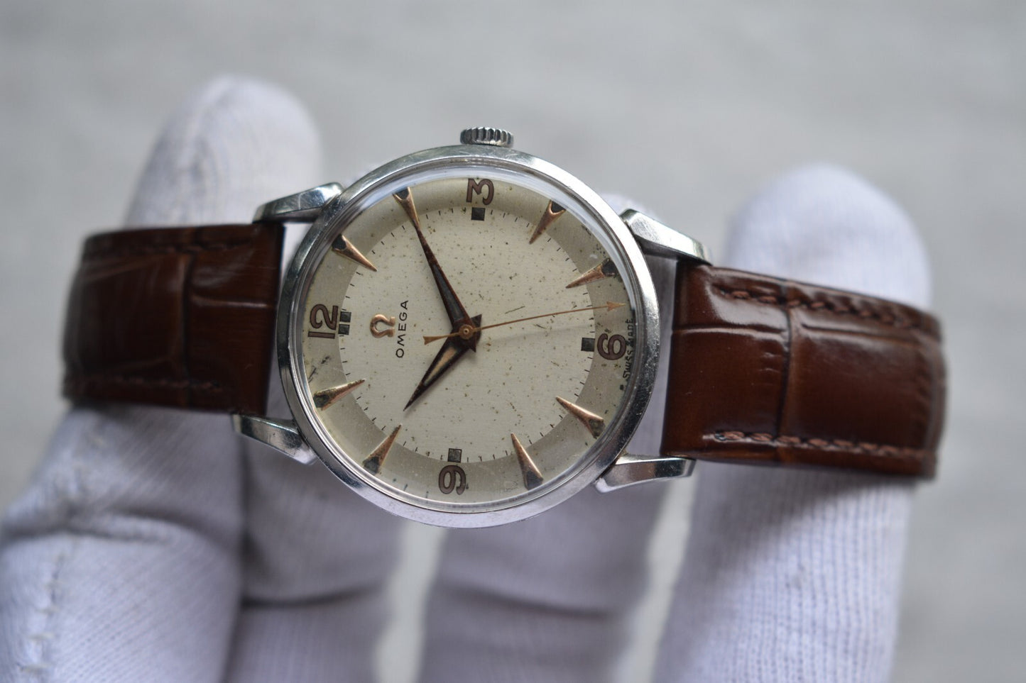 1952 Vintage Omega Mechanical Dress Watch Rare Dial Dog Leg Lugs