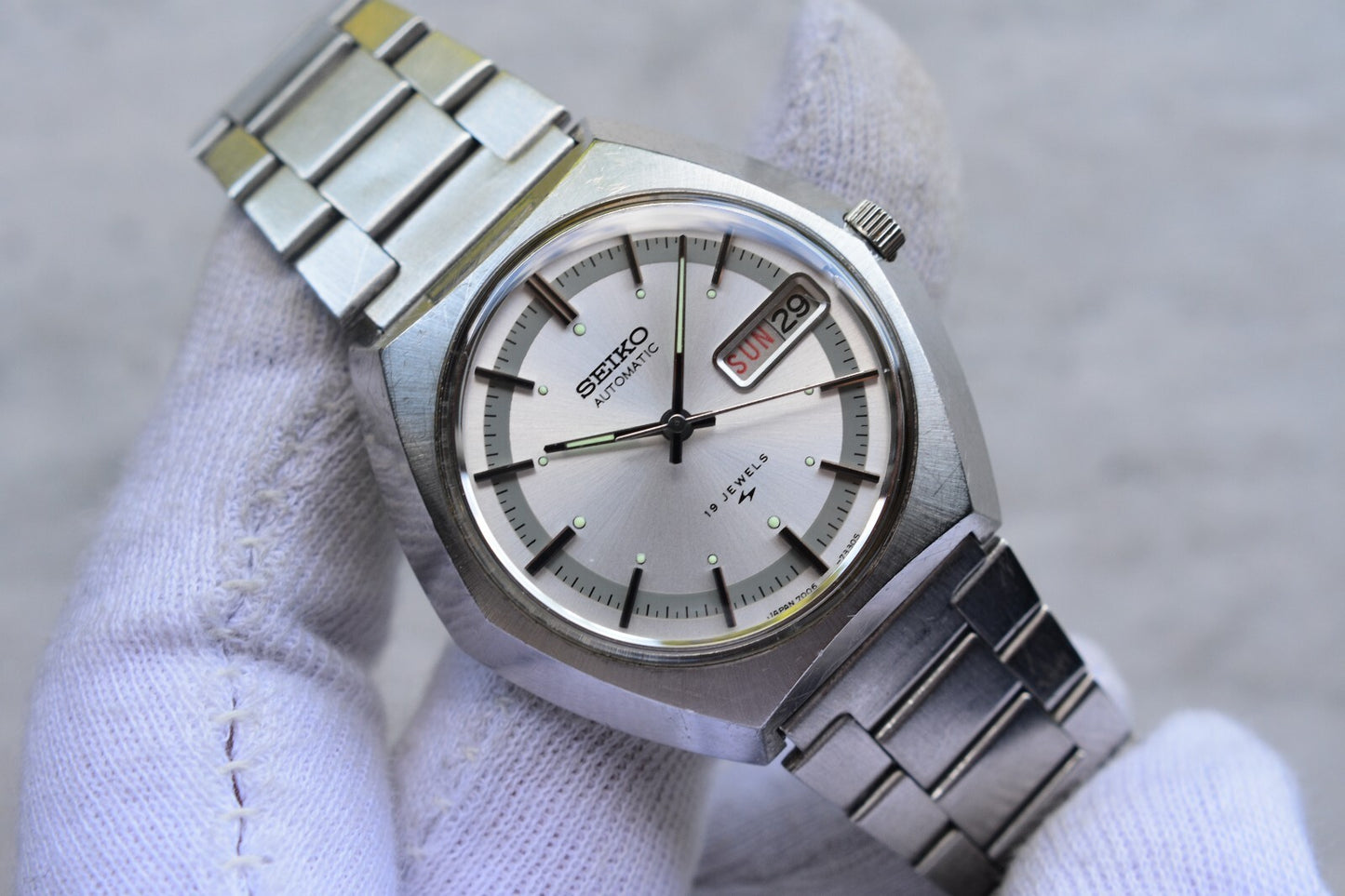 December 1974 Rare Vintage Seiko 7006 Automatic Bracelet Silver Sunburst Watch