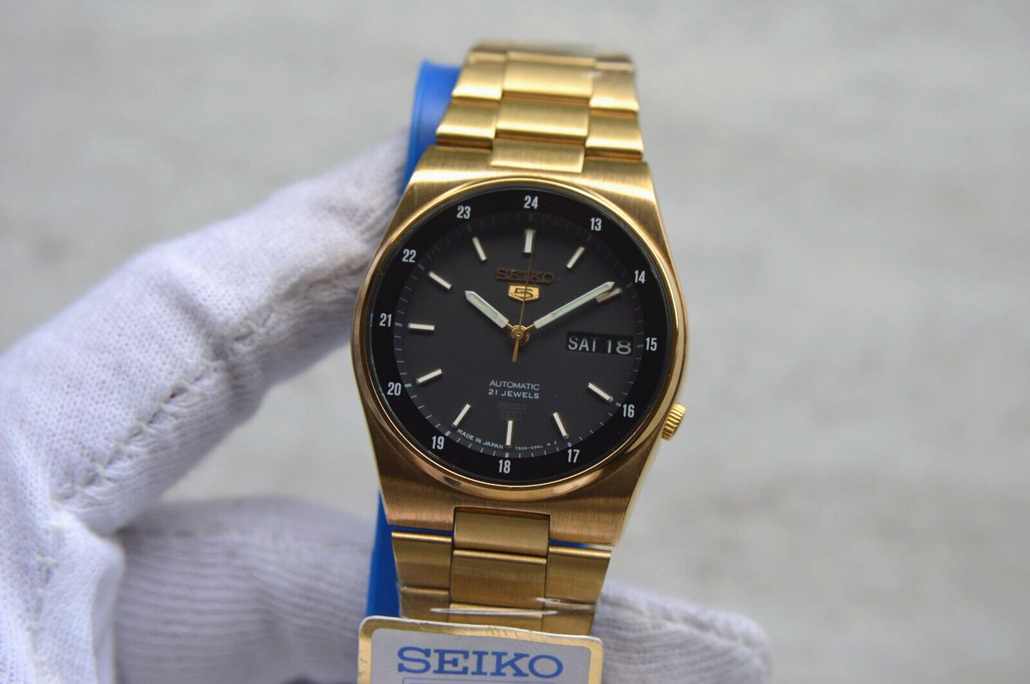 f6c370eb-da2c-4466-9ea8-654bb1b91eae