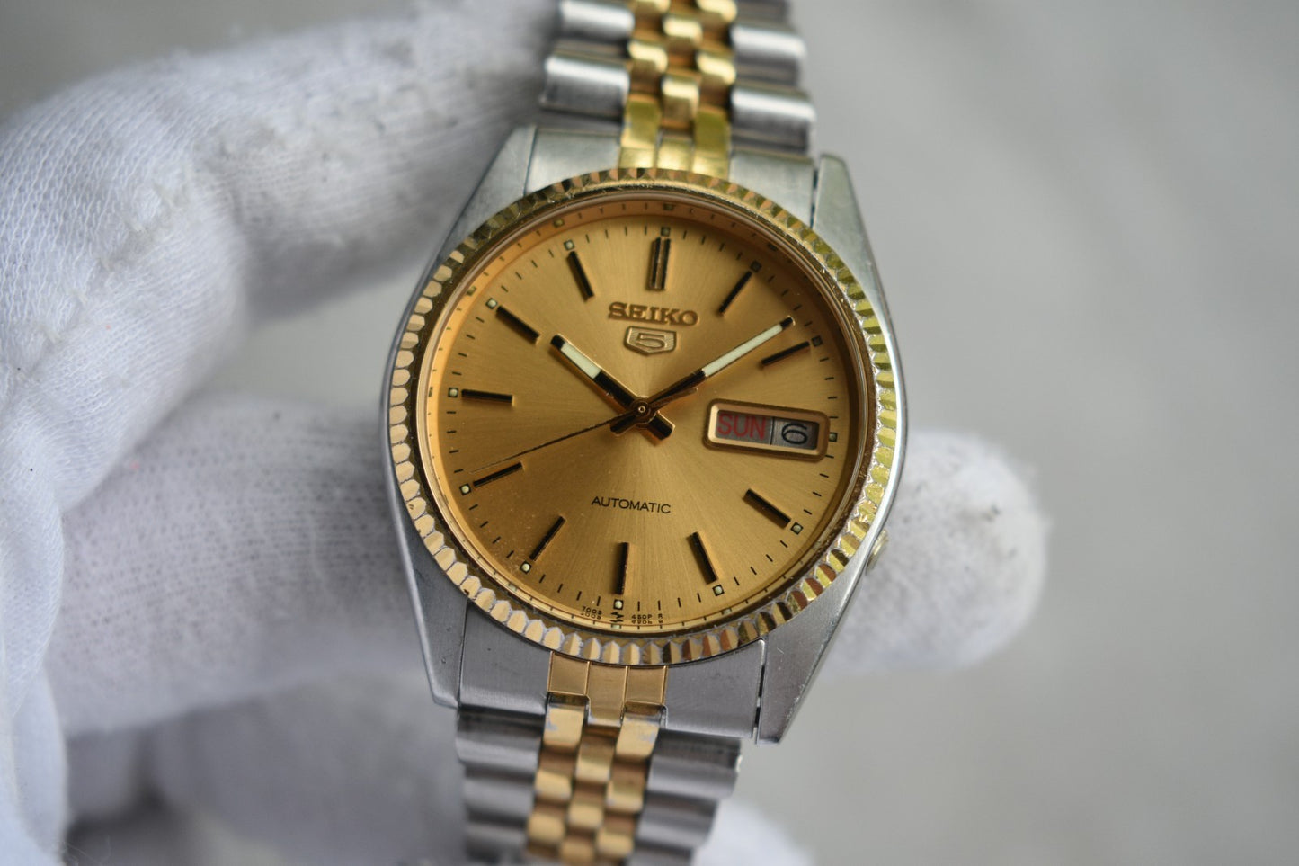 6c8b3e5e-5bc2-4279-8fe7-603ad86d1018