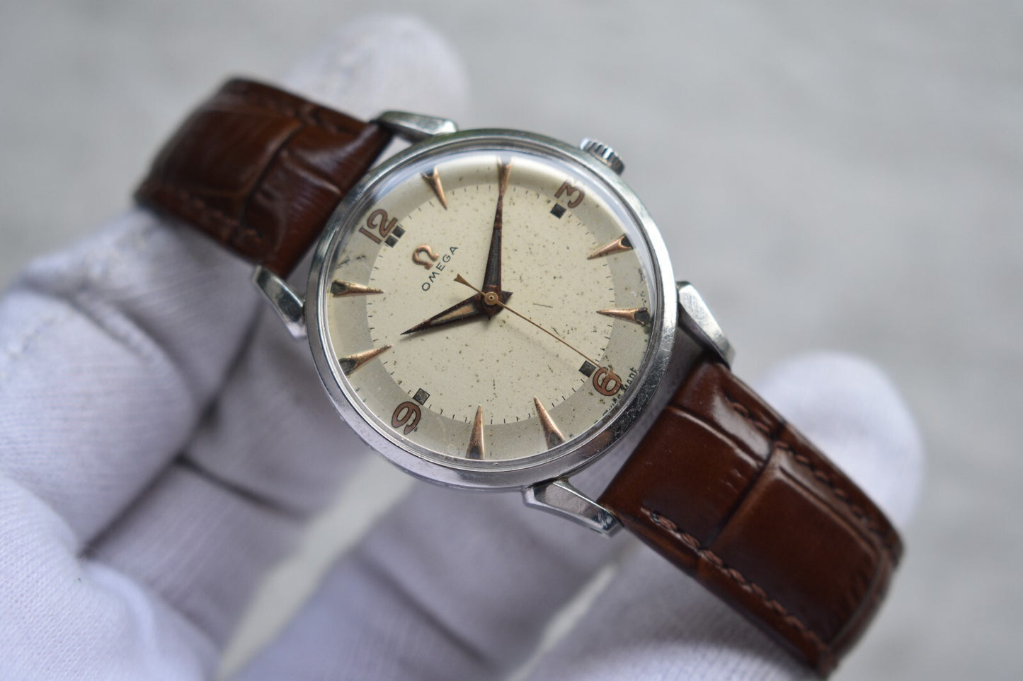 1952 Vintage Omega Mechanical Dress Watch Rare Dial Dog Leg Lugs