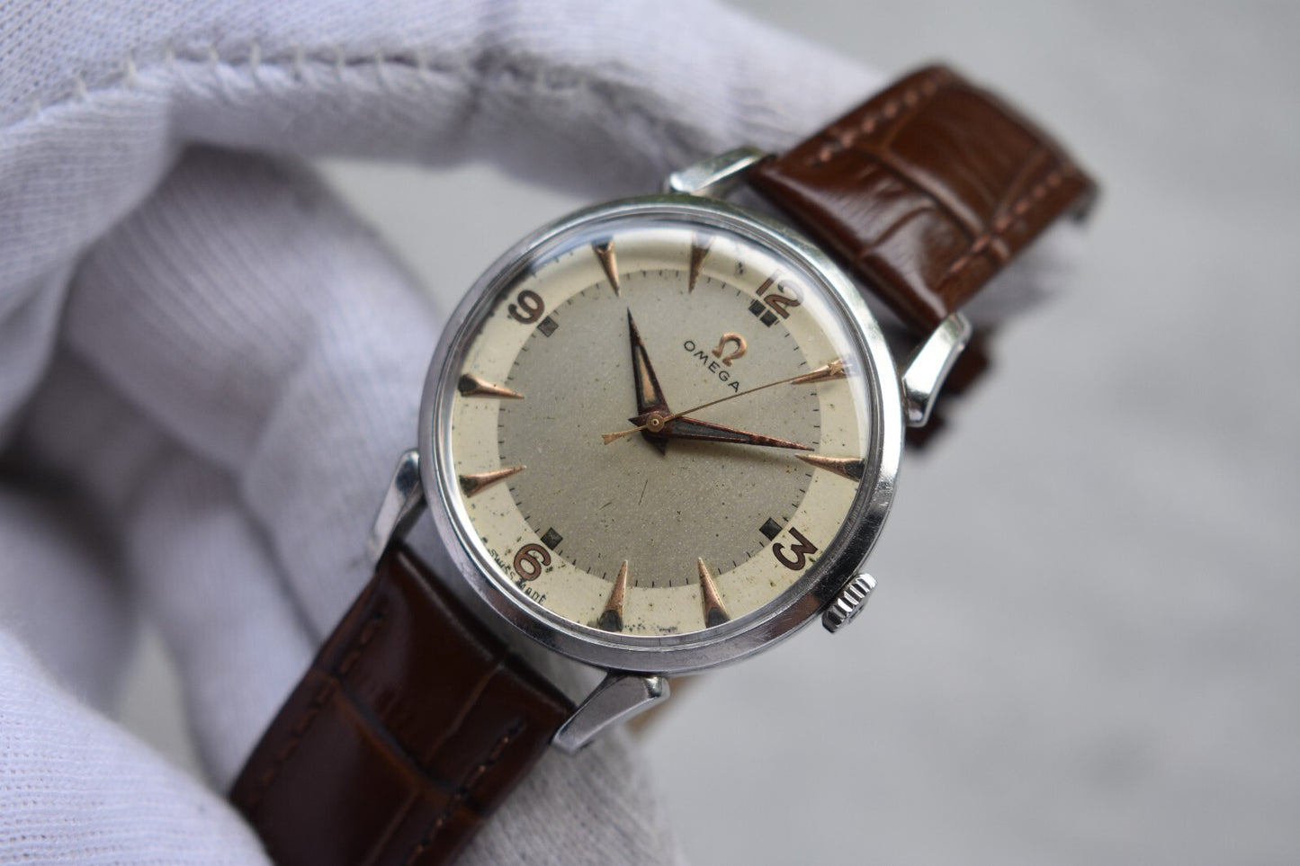 1952 Vintage Omega Mechanical Dress Watch Rare Dial Dog Leg Lugs