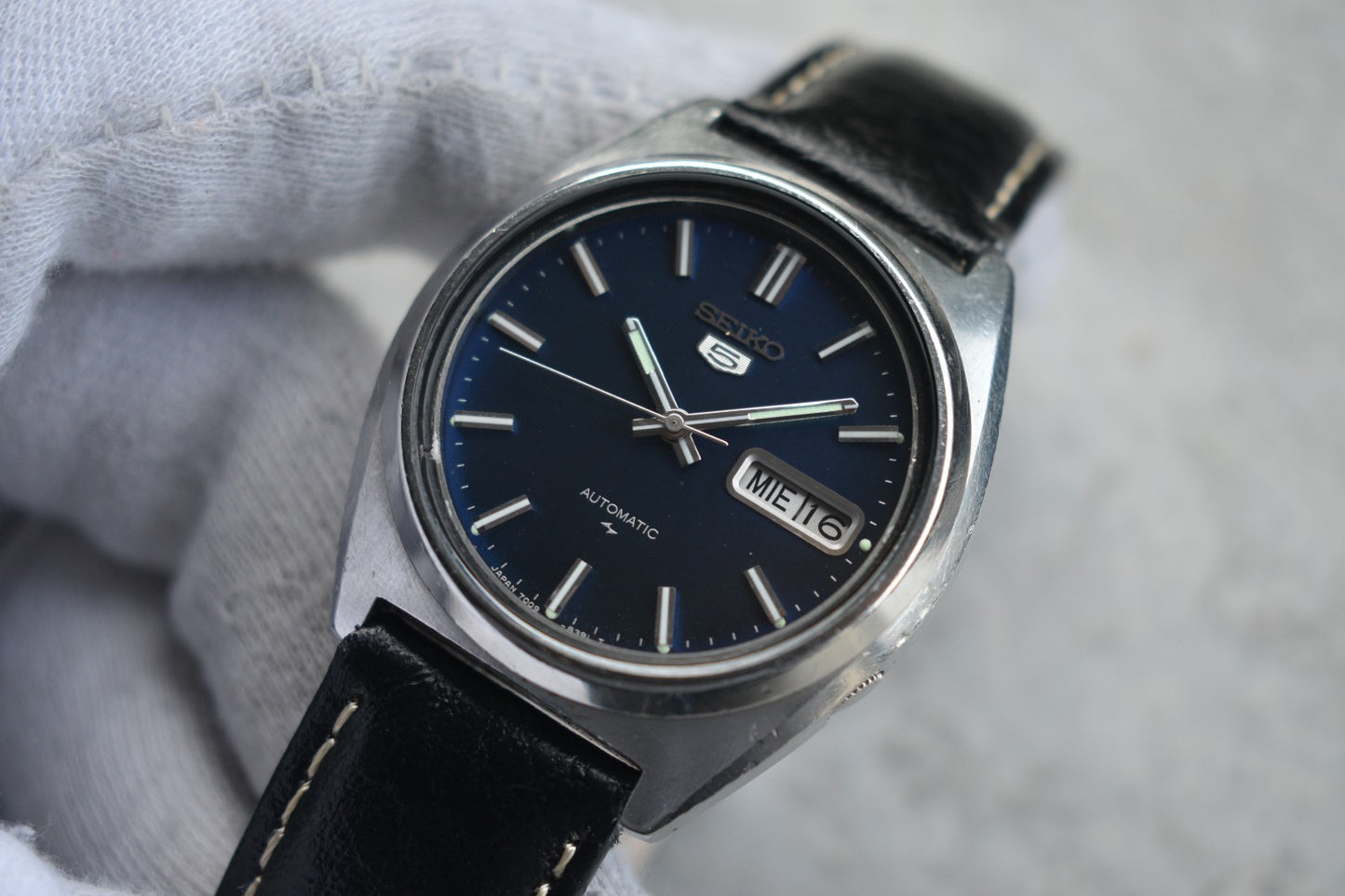 ebf73f6d-6983-4c34-b3b6-69c5d5d86536