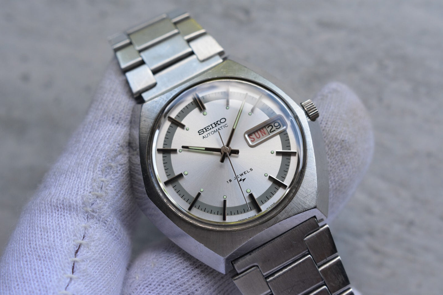 December 1974 Rare Vintage Seiko 7006 Automatic Bracelet Silver Sunburst Watch