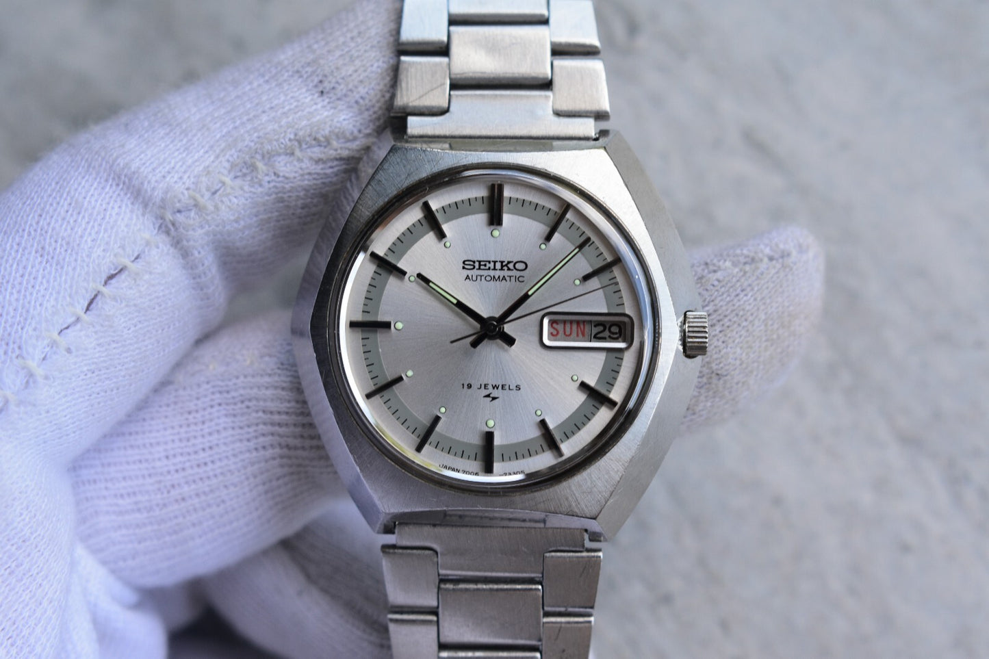 December 1974 Rare Vintage Seiko 7006 Automatic Bracelet Silver Sunburst Watch
