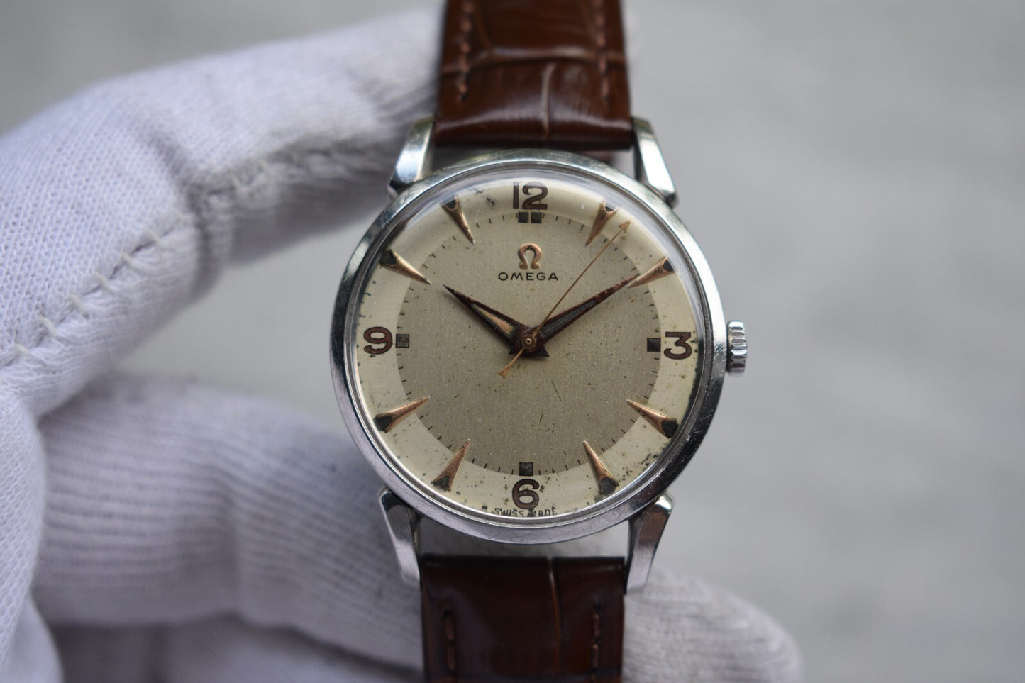 1952 Vintage Omega Mechanical Dress Watch Rare Dial Dog Leg Lugs