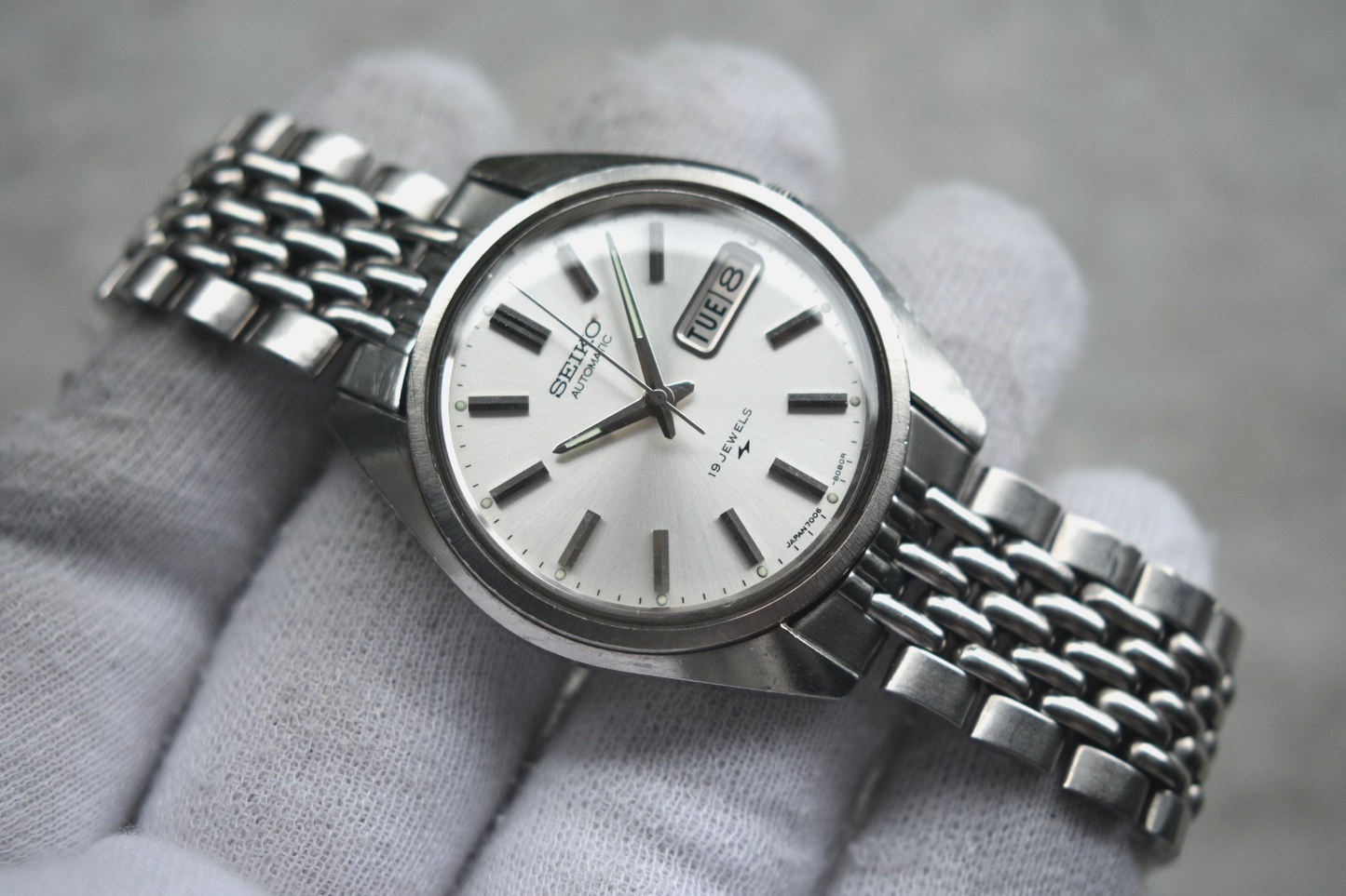 fde5ea13-9d0b-461f-a847-e9265273e976