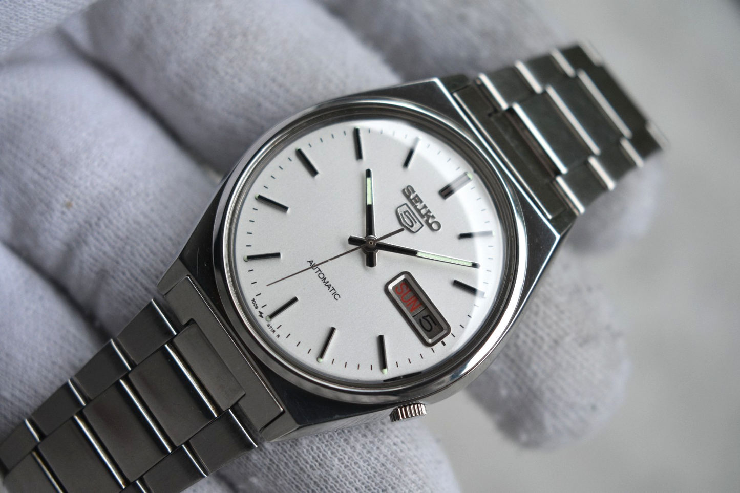 3d892555-6a28-48b7-86a3-771010a04f61