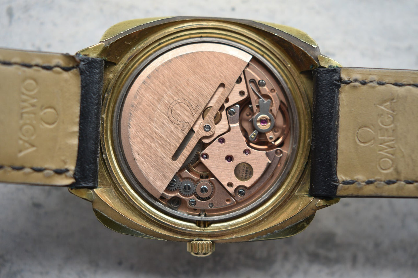 1973 Vintage Omega Gold Rare Men's Automatic Dress Watch Geneve Date Leather