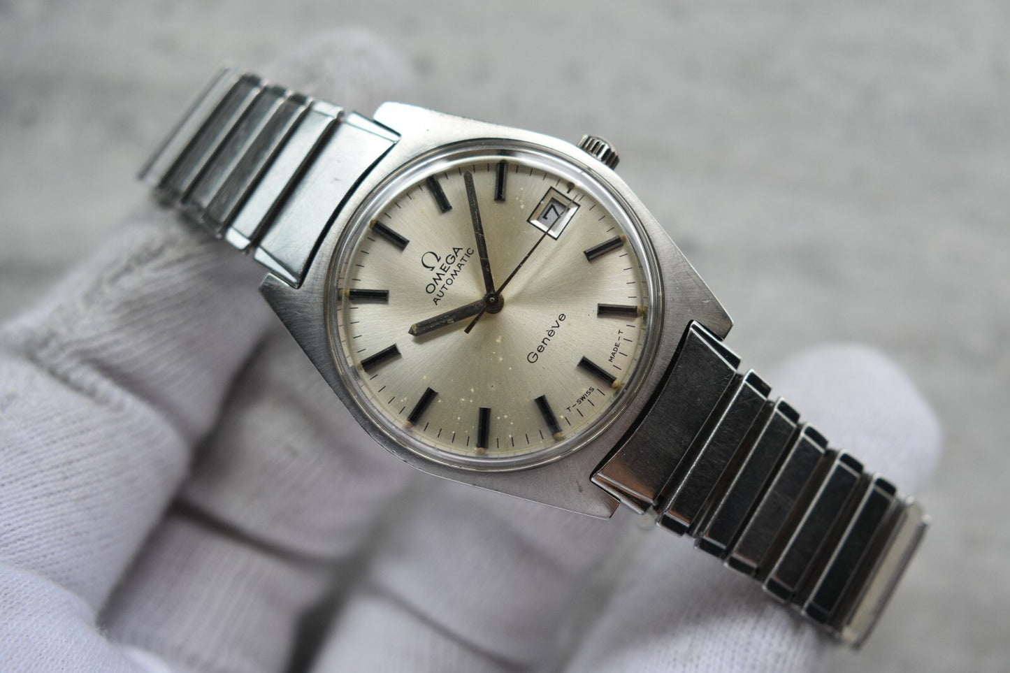 1969 Vintage Omega Geneve Steel Bracelet Rare Automatic Mens Date Silver Watch