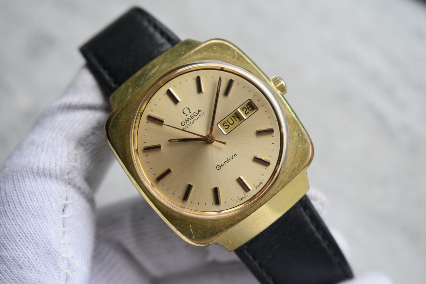 1973 Vintage Omega Gold Rare Men's Automatic Dress Watch Geneve Date Leather