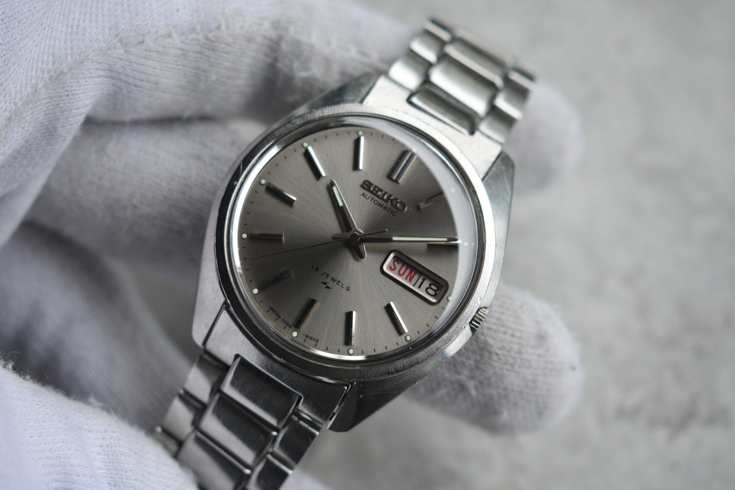 ff832129-4f70-41a6-976b-c0f2f6314fe2