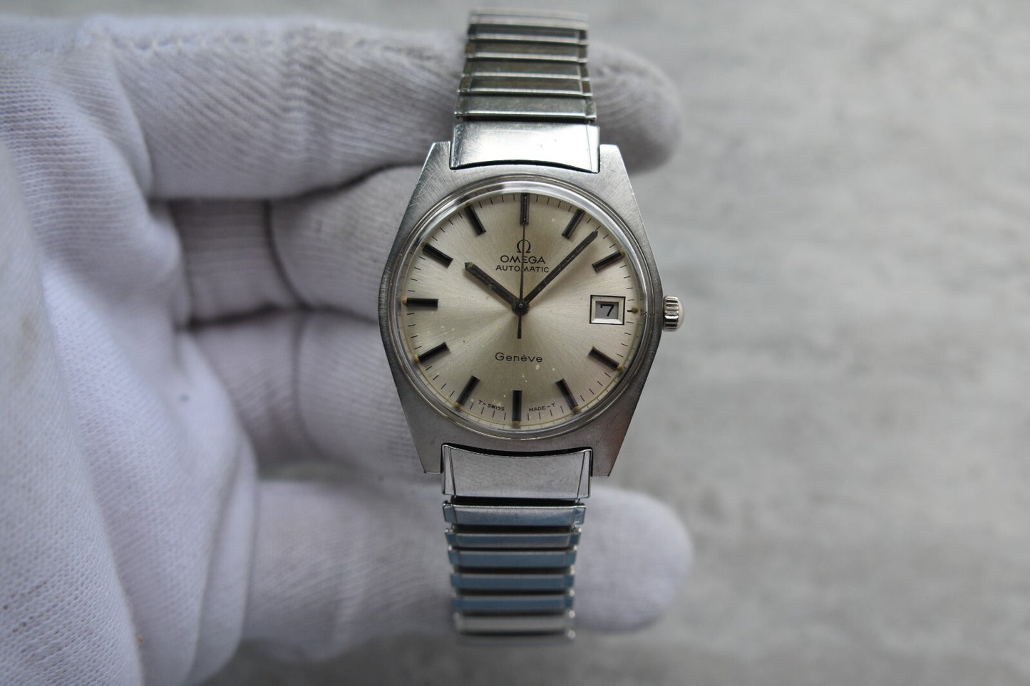 1969 Vintage Omega Geneve Steel Bracelet Rare Automatic Mens Date Silver Watch
