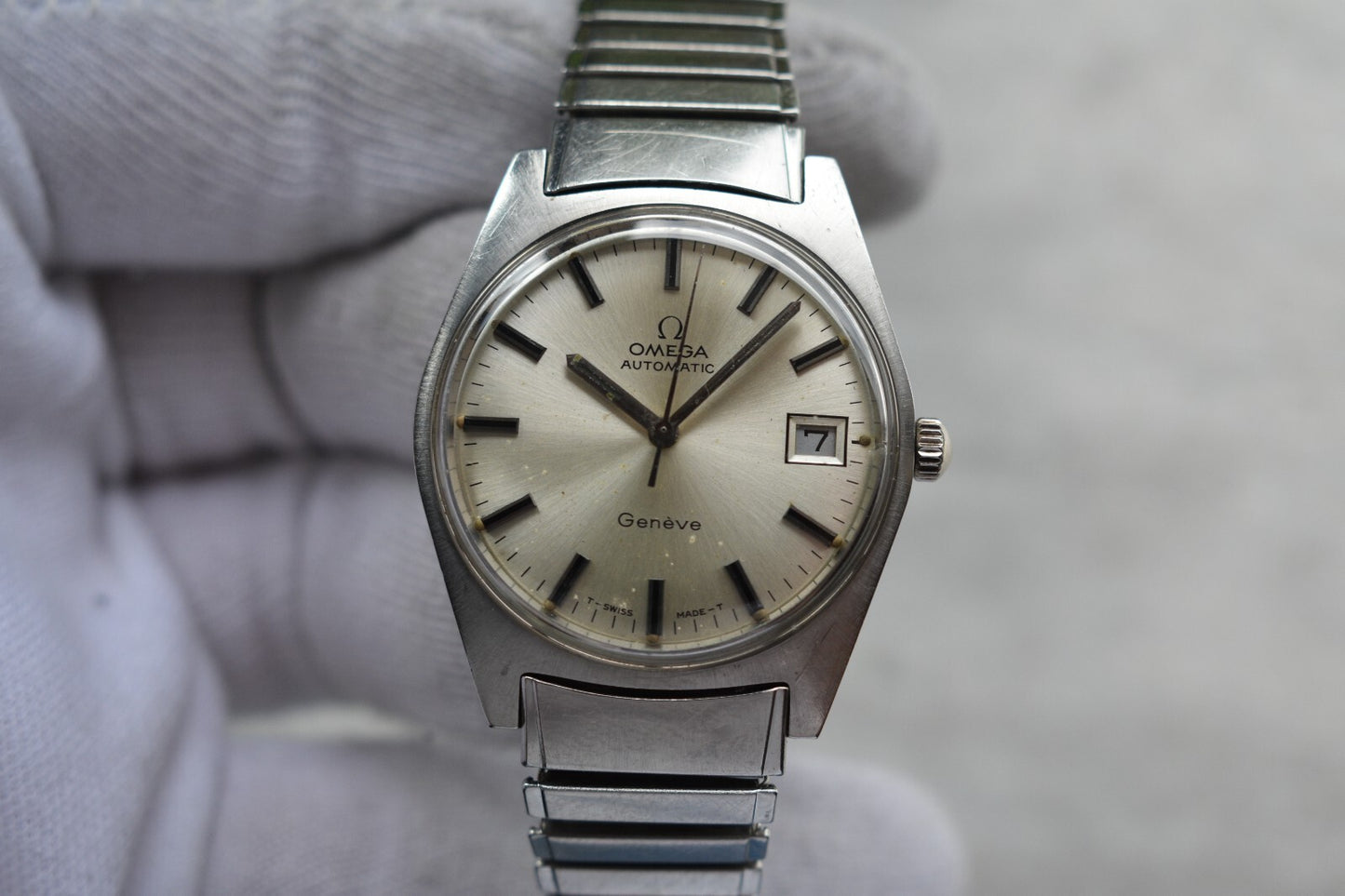 1969 Vintage Omega Geneve Steel Bracelet Rare Automatic Mens Date Silver Watch