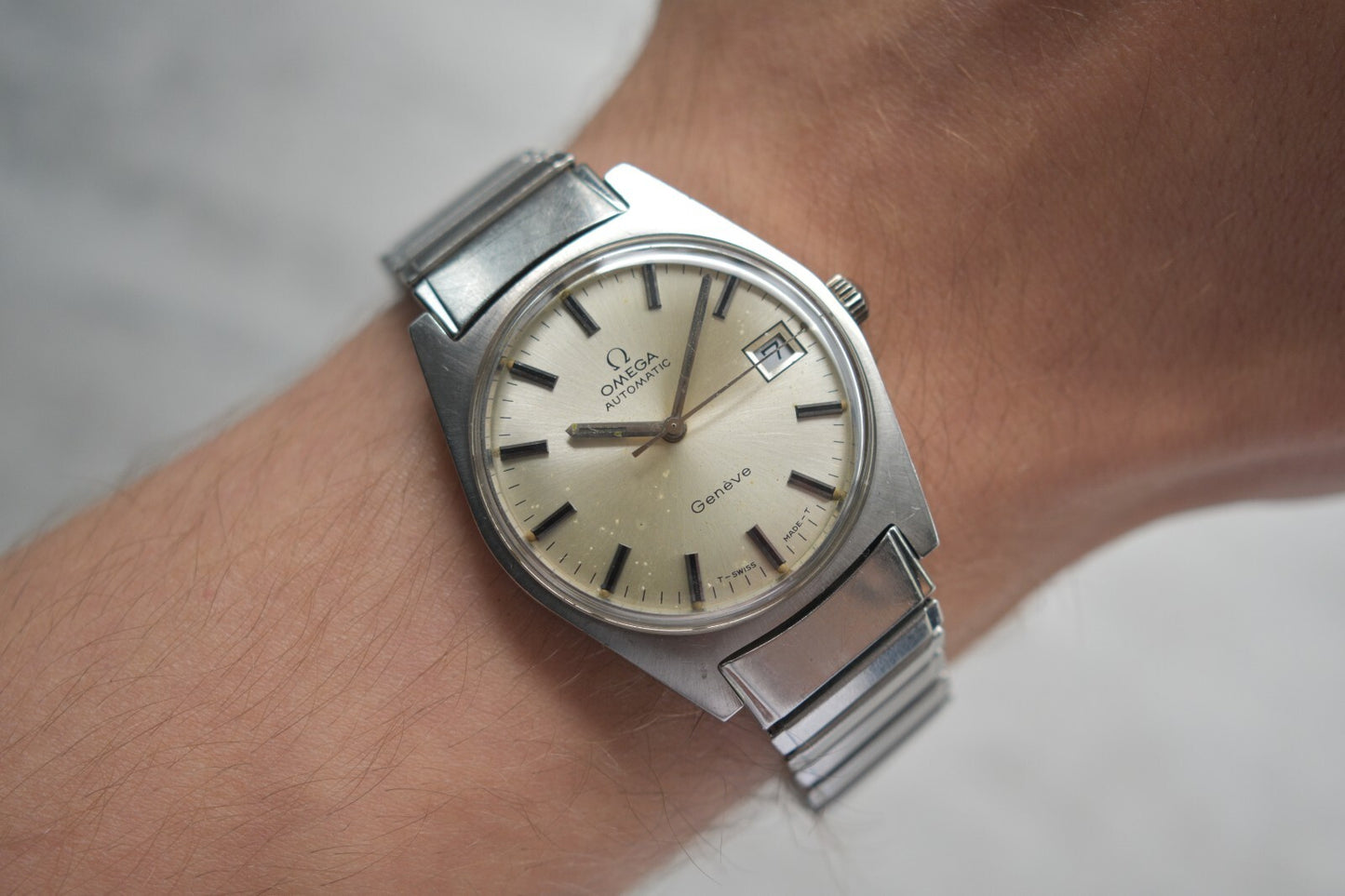 1969 Vintage Omega Geneve Steel Bracelet Rare Automatic Mens Date Silver Watch