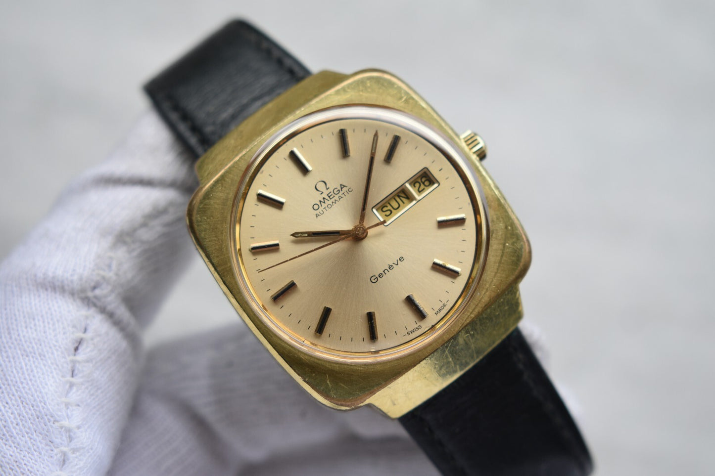 1973 Vintage Omega Gold Rare Men's Automatic Dress Watch Geneve Date Leather