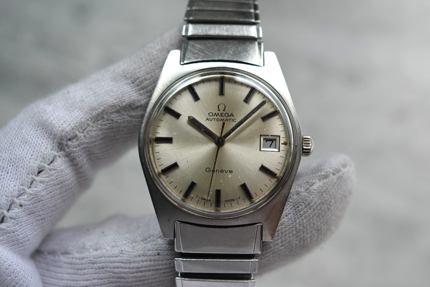 1969 Vintage Omega Geneve Steel Bracelet Rare Automatic Mens Date Silver Watch