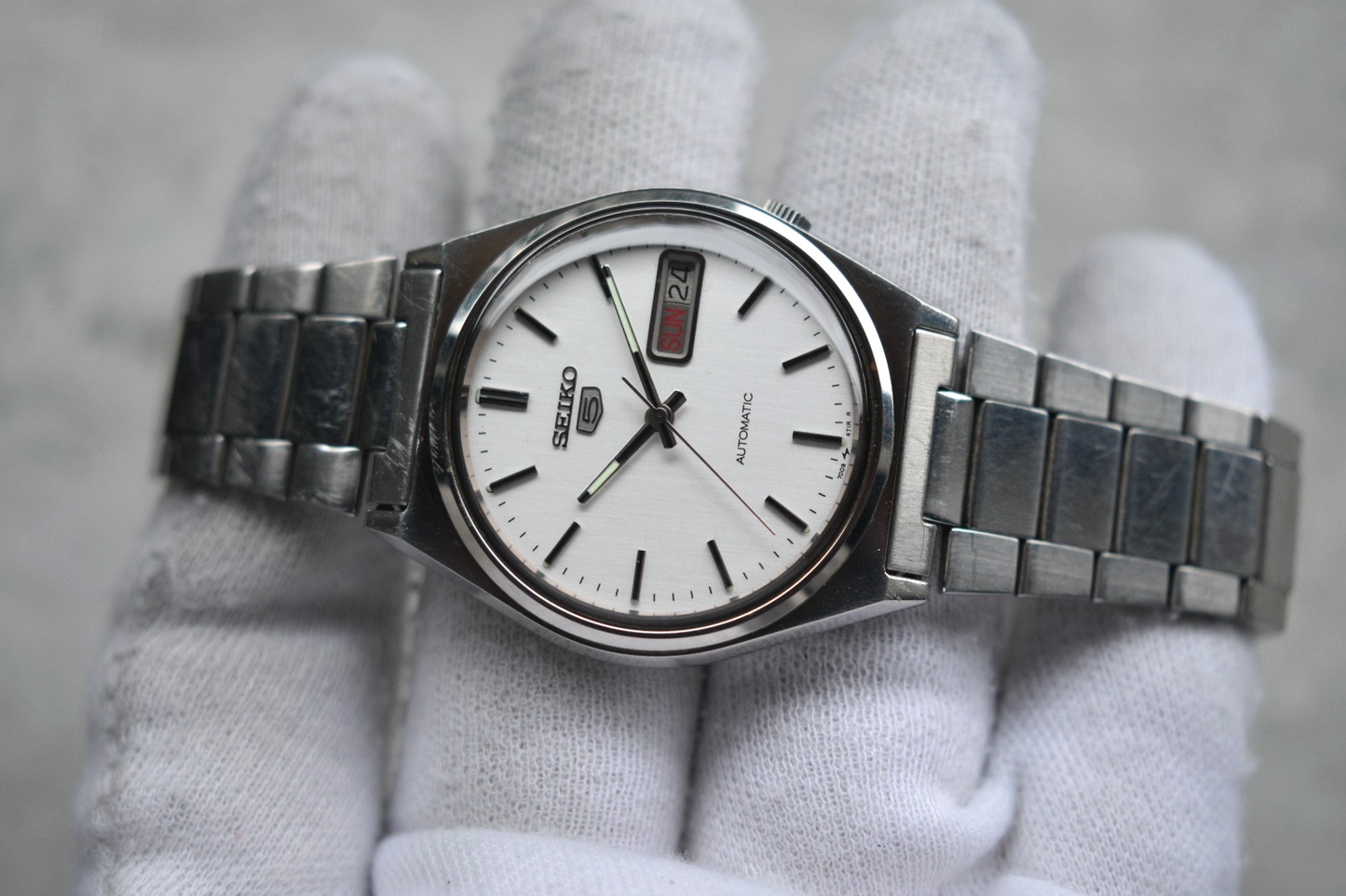 e376c6fc-e00f-4346-8b51-aa43db035ab5