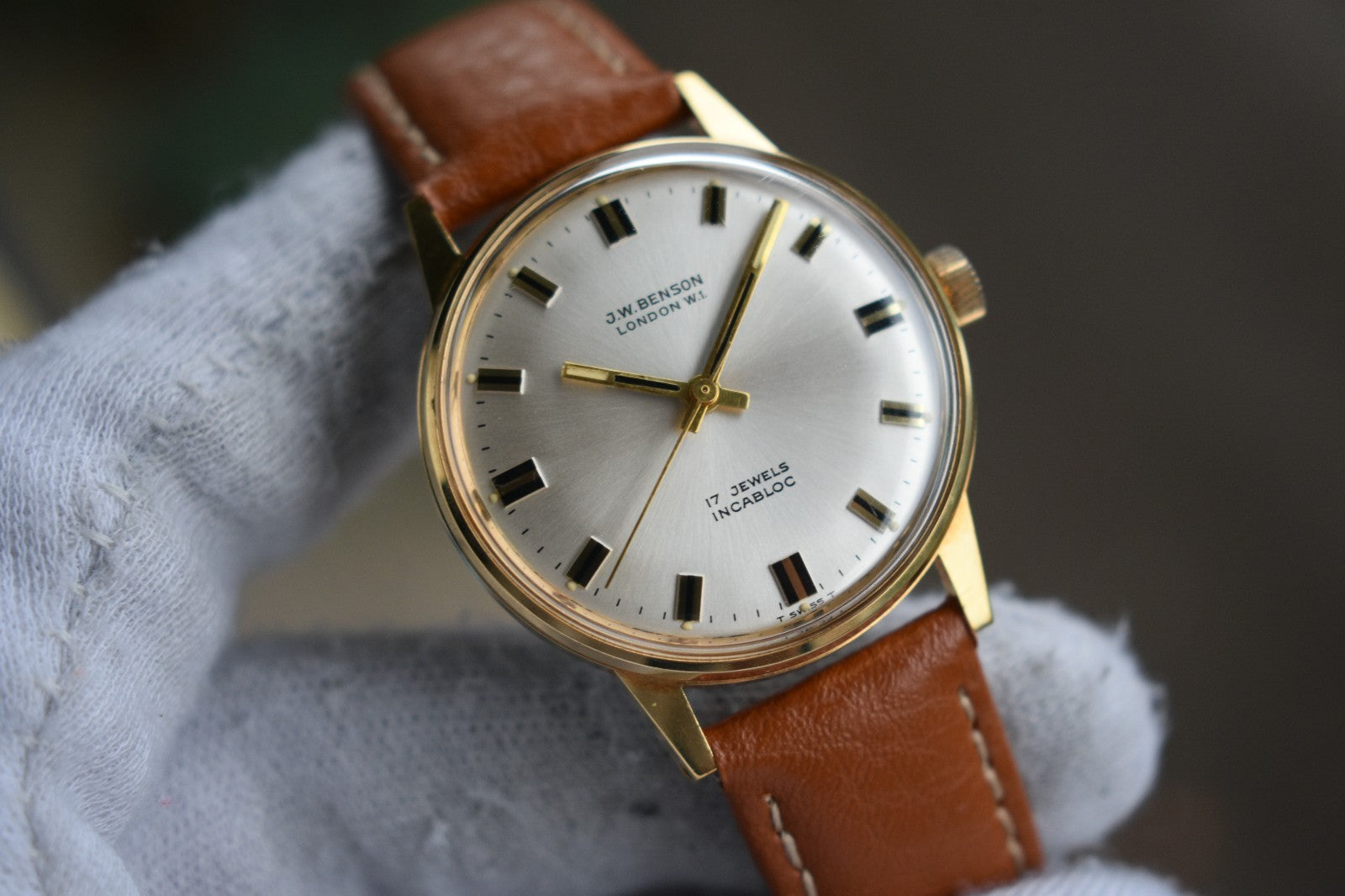 dc6a1ce3-d838-4da0-96d6-4c0e276de632