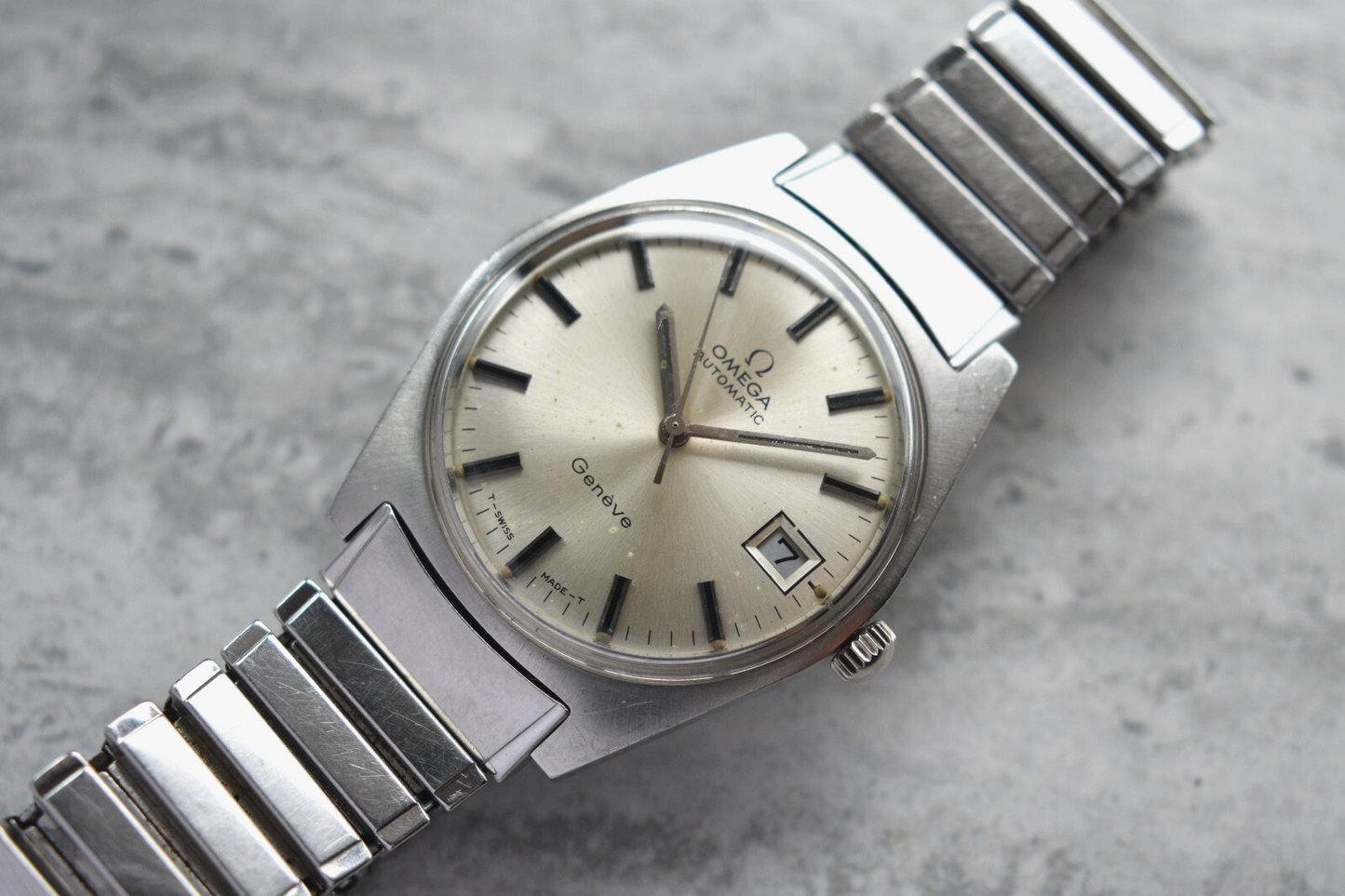 1969 Vintage Omega Geneve Steel Bracelet Rare Automatic Mens Date Silver Watch
