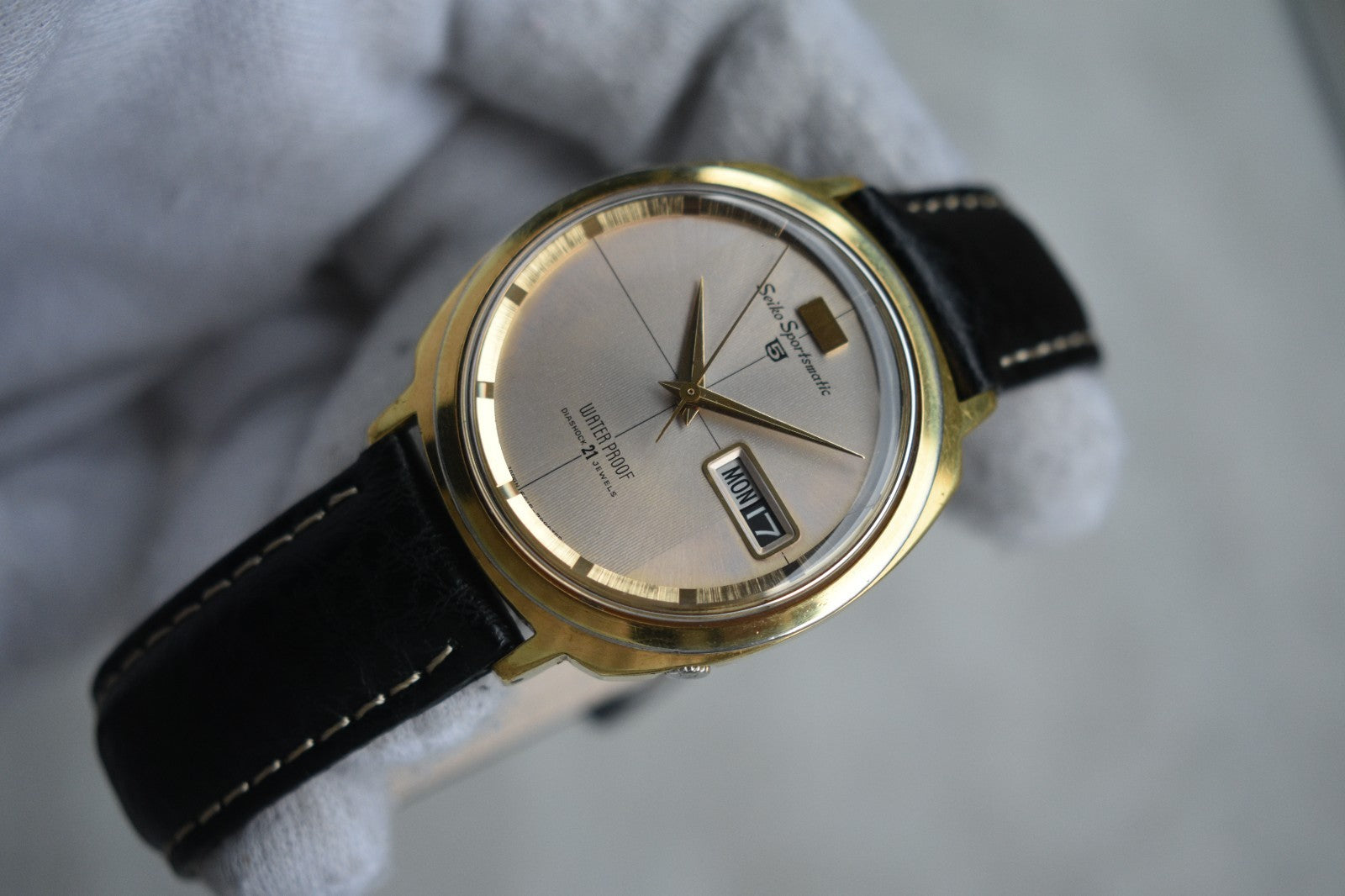 ba55570e-0ac4-47bb-bfb2-33a1303bd83a