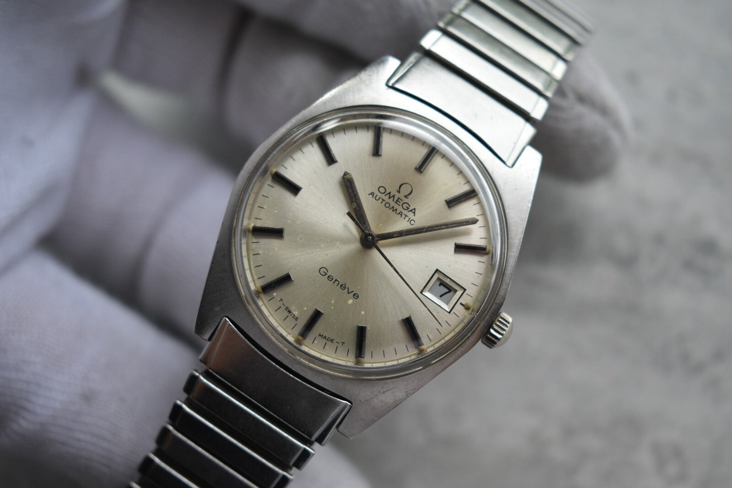 1969 Vintage Omega Geneve Steel Bracelet Rare Automatic Mens Date Silver Watch