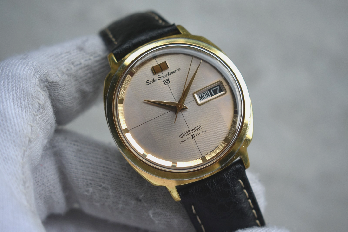 c2eeb36f-7add-4cf7-9943-f8716fcc00dc