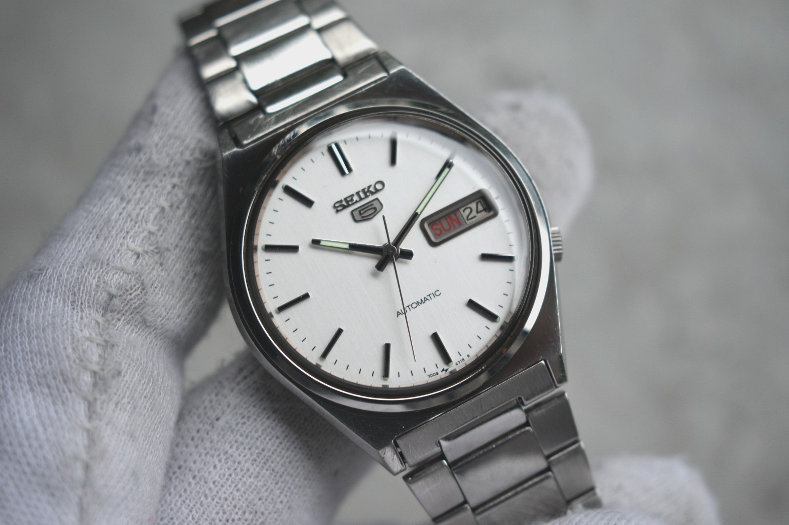 4bd669dd-29ee-41a7-b15b-e7c1a3c3492a