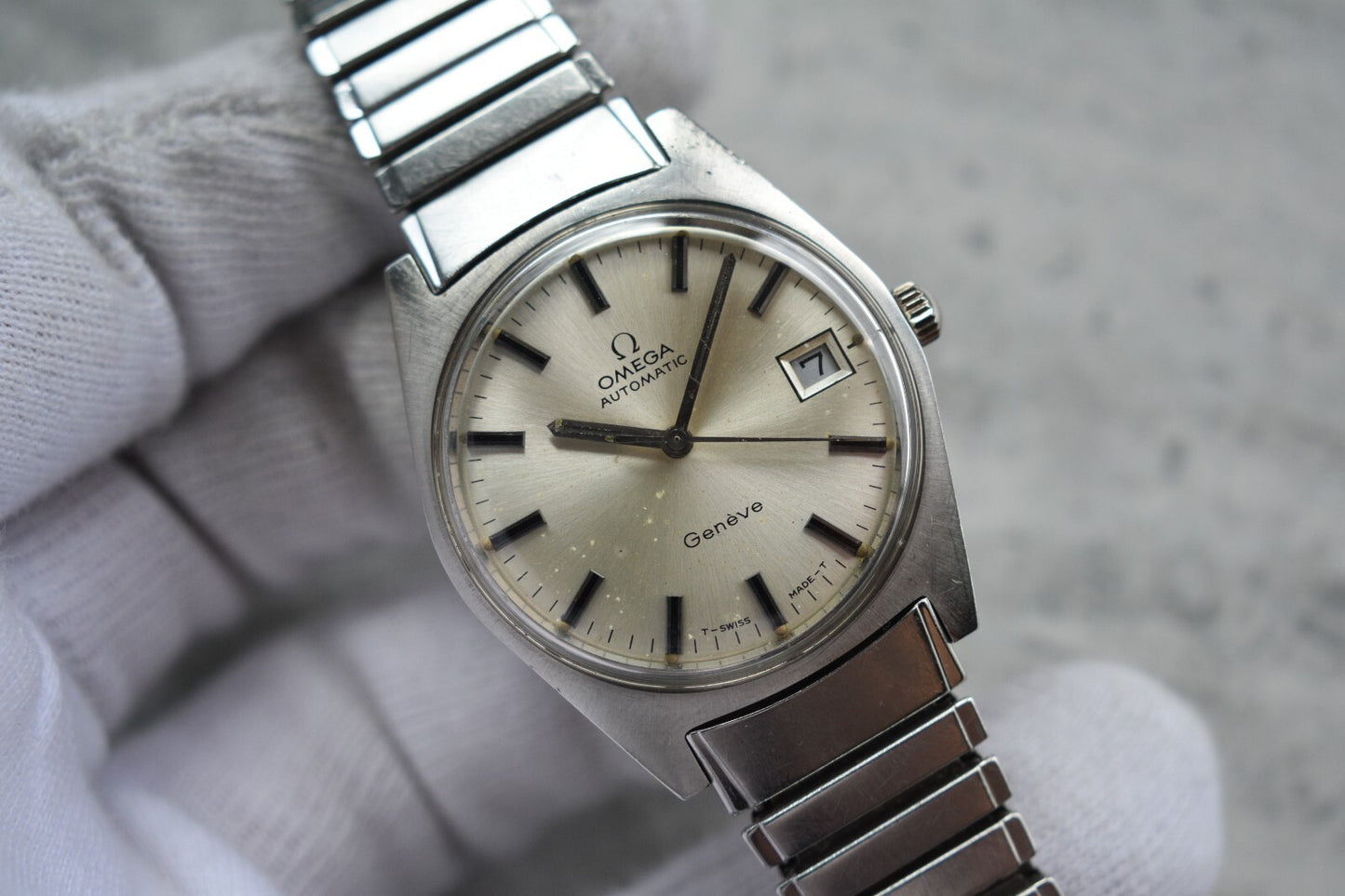 1969 Vintage Omega Geneve Steel Bracelet Rare Automatic Mens Date Silver Watch