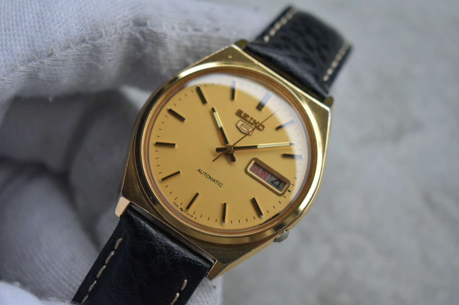 fecf5f15-86bb-49af-9467-290548144045