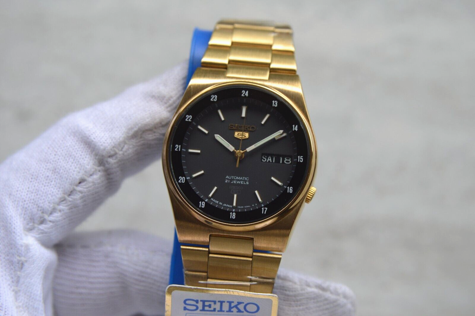 f6c370eb-da2c-4466-9ea8-654bb1b91eae