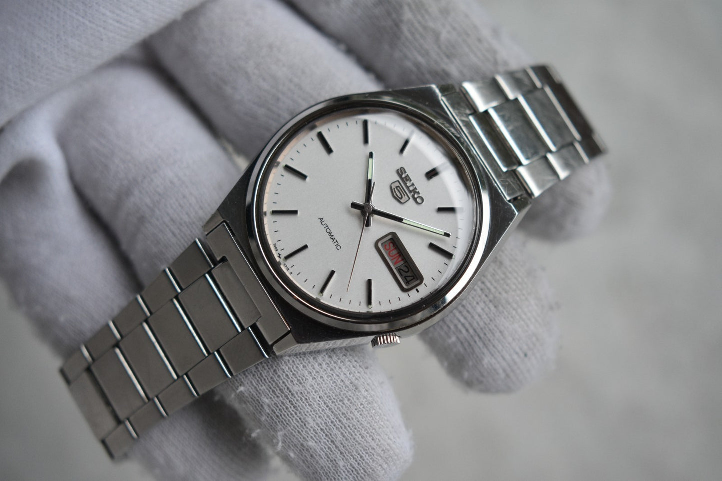 aadfde35-126d-4528-b356-a7666d6311cb