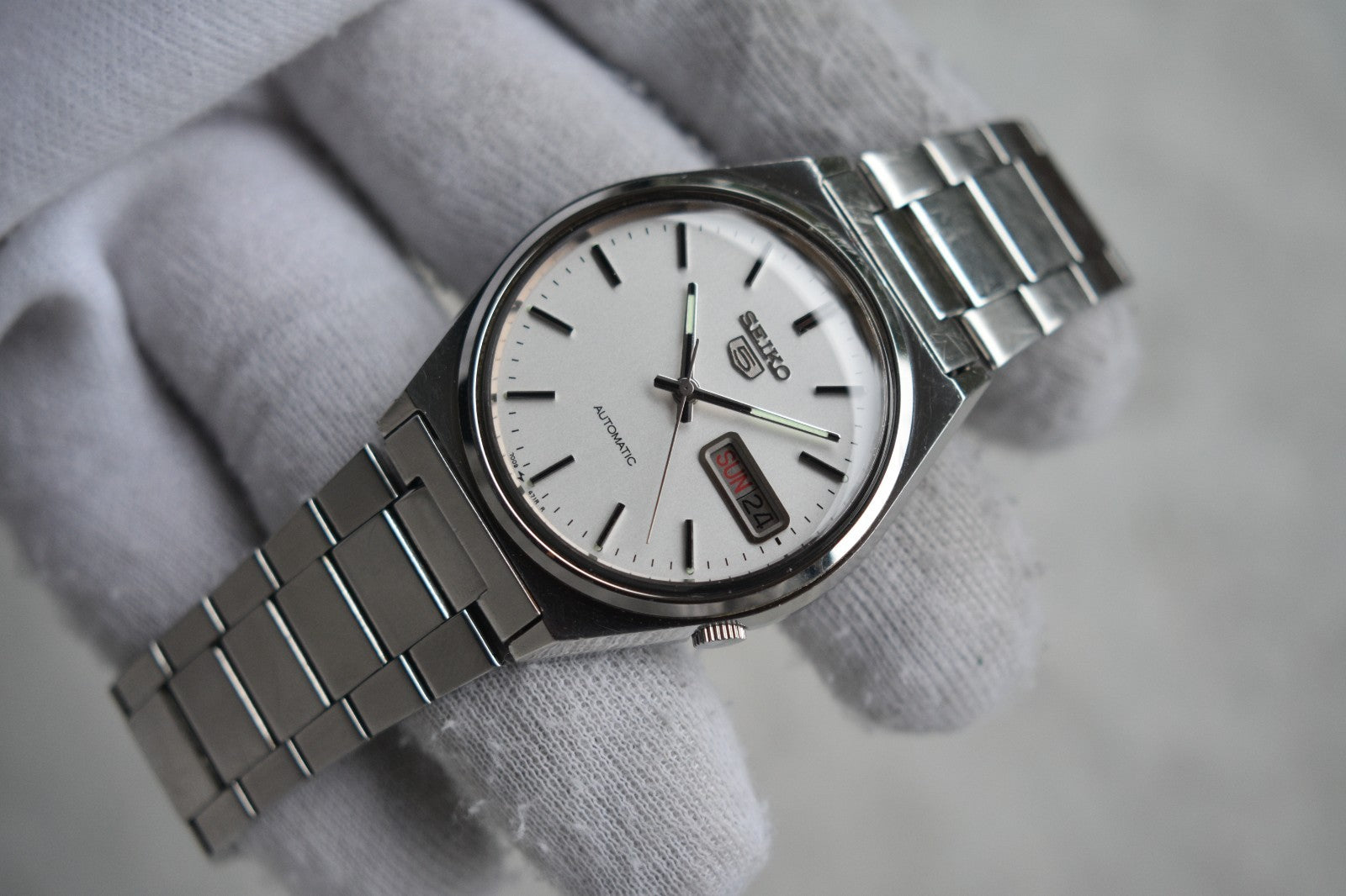 aadfde35-126d-4528-b356-a7666d6311cb