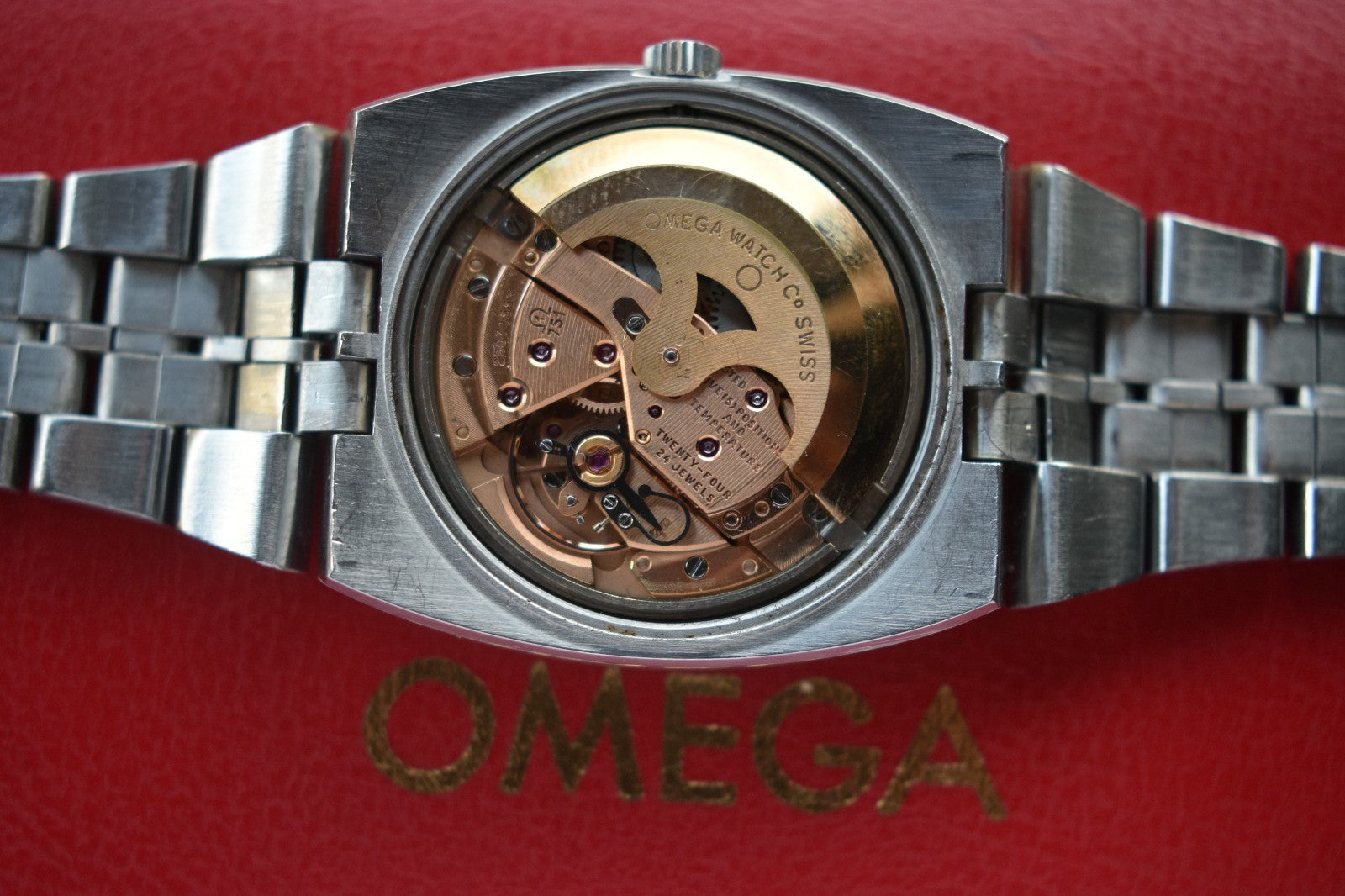 ca616fe7-acff-4e60-8011-1d4d1d273fad