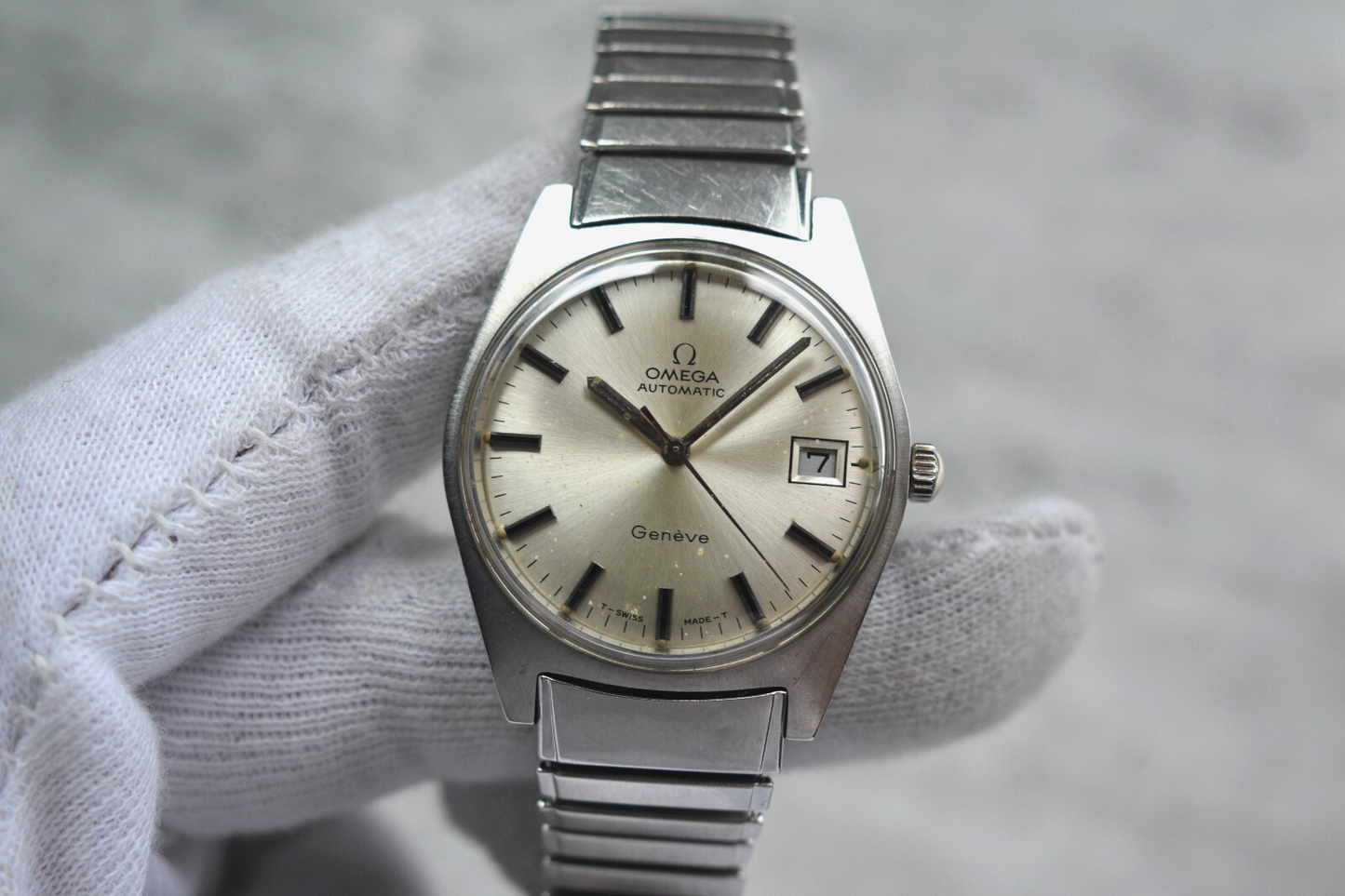 1969 Vintage Omega Geneve Steel Bracelet Rare Automatic Mens Date Silver Watch