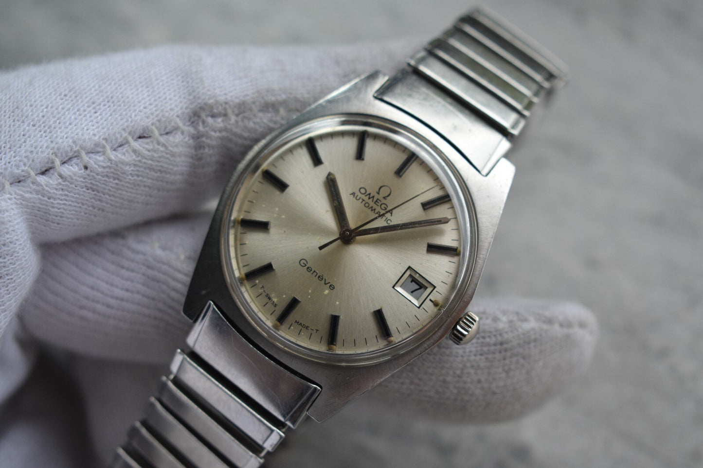 1969 Vintage Omega Geneve Steel Bracelet Rare Automatic Mens Date Silver Watch