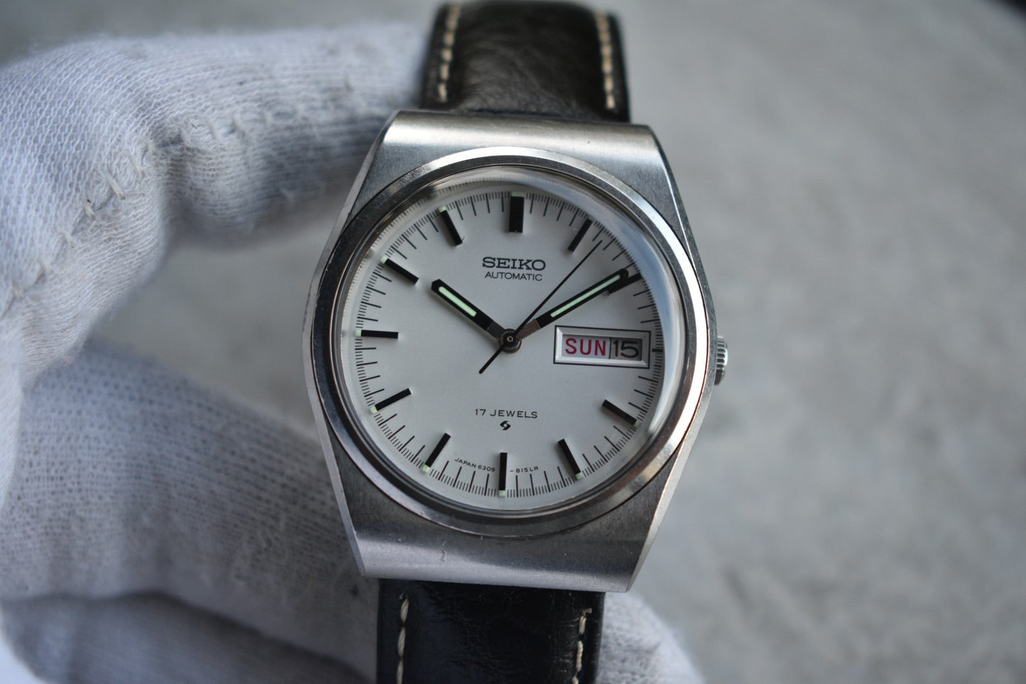 1b3699ff-9b6f-4e98-aff9-56c0b0719e57