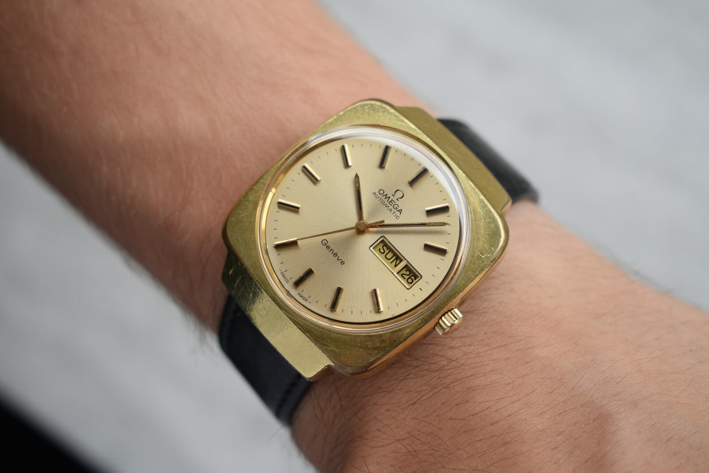 1973 Vintage Omega Gold Rare Men's Automatic Dress Watch Geneve Date Leather