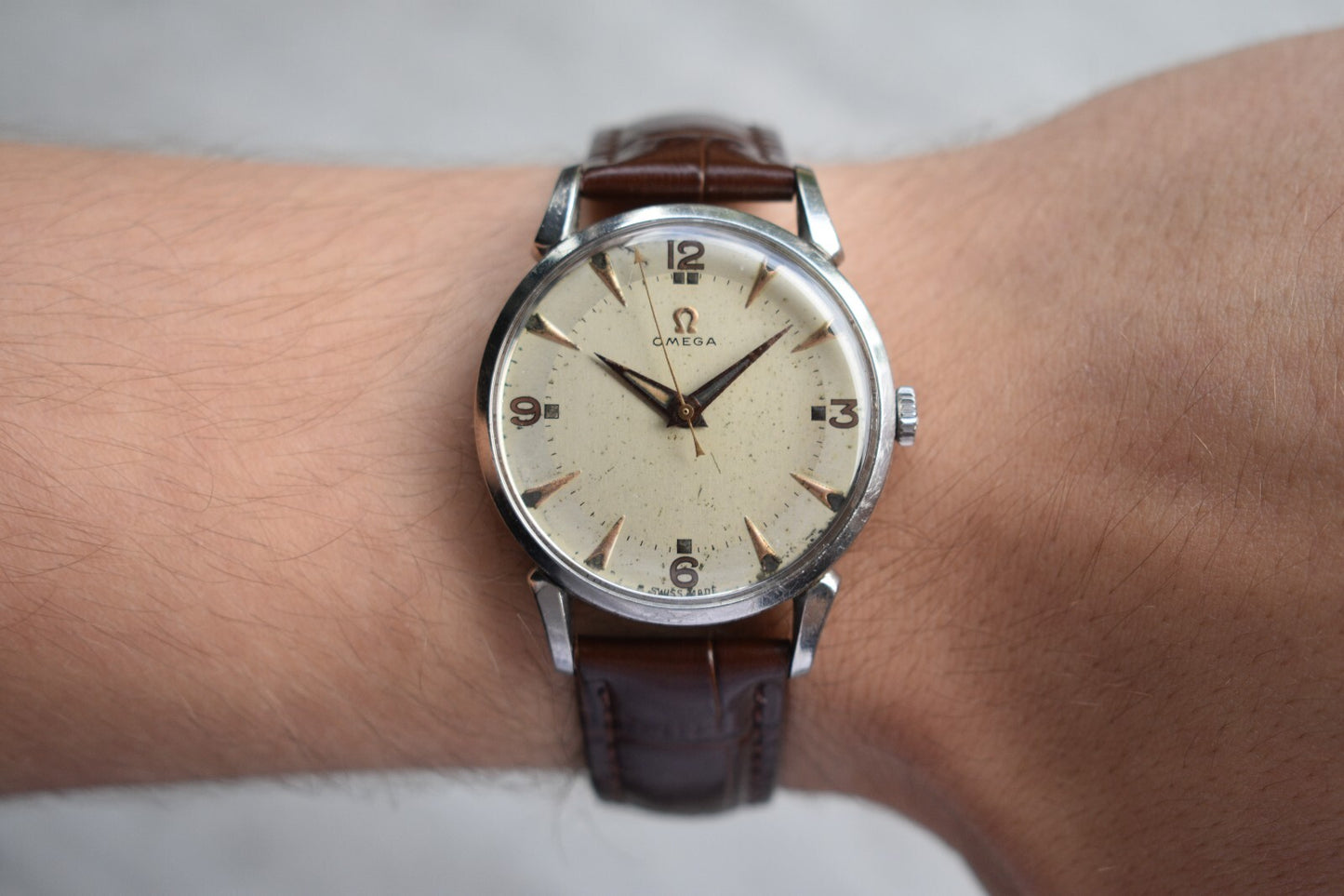 1952 Vintage Omega Mechanical Dress Watch Rare Dial Dog Leg Lugs