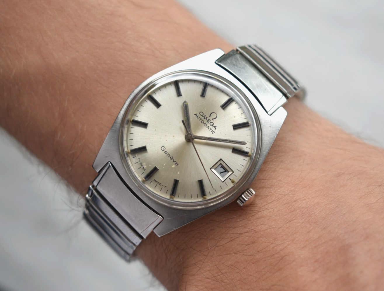 1969 Vintage Omega Geneve Steel Bracelet Rare Automatic Mens Date Silver Watch