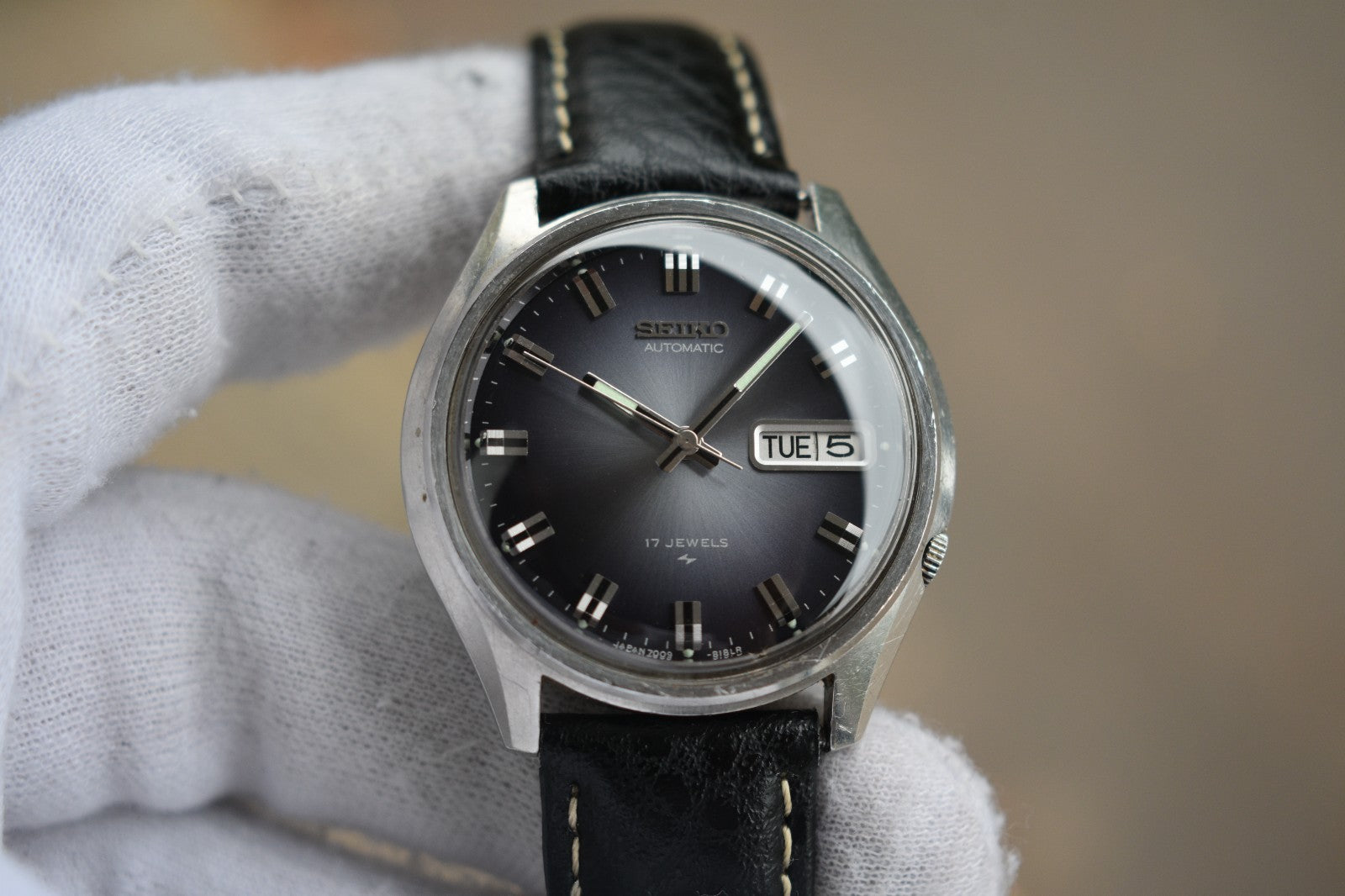 b8261975-bf9e-4b70-b846-157d1fc470f8