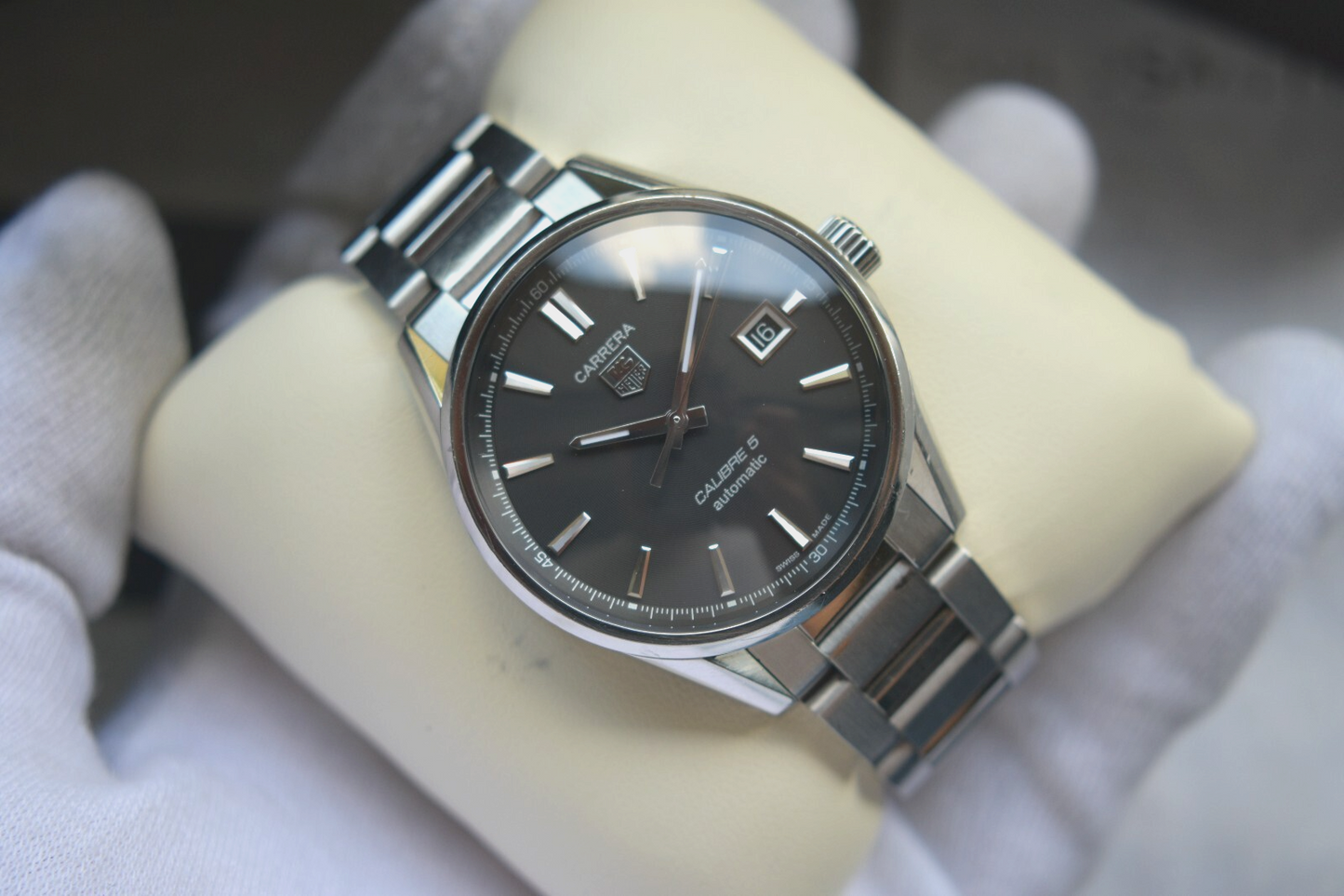 Tag Heuer Carrera Calibre 5 Men's Black Dial Automatic Bracelet Watch WAR211A