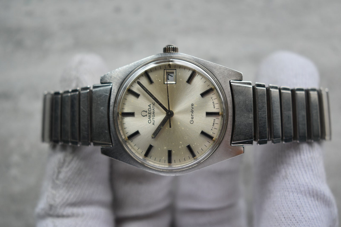 1969 Vintage Omega Geneve Steel Bracelet Rare Automatic Mens Date Silver Watch