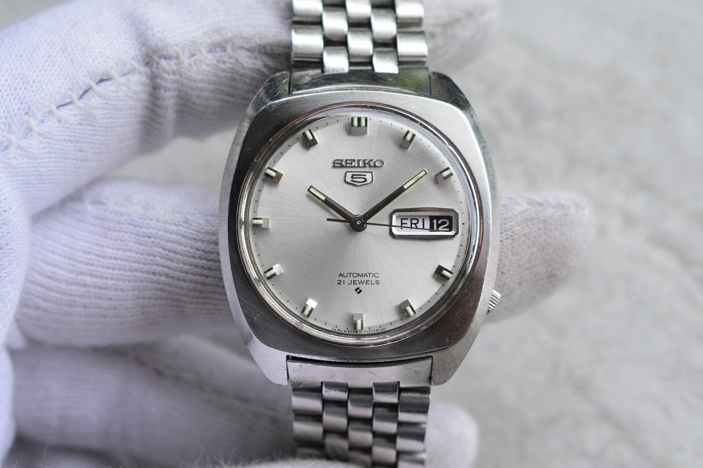 December 1968 Rare Vintage Seiko 6119 Automatic Bracelet Silver Sunburst Watch