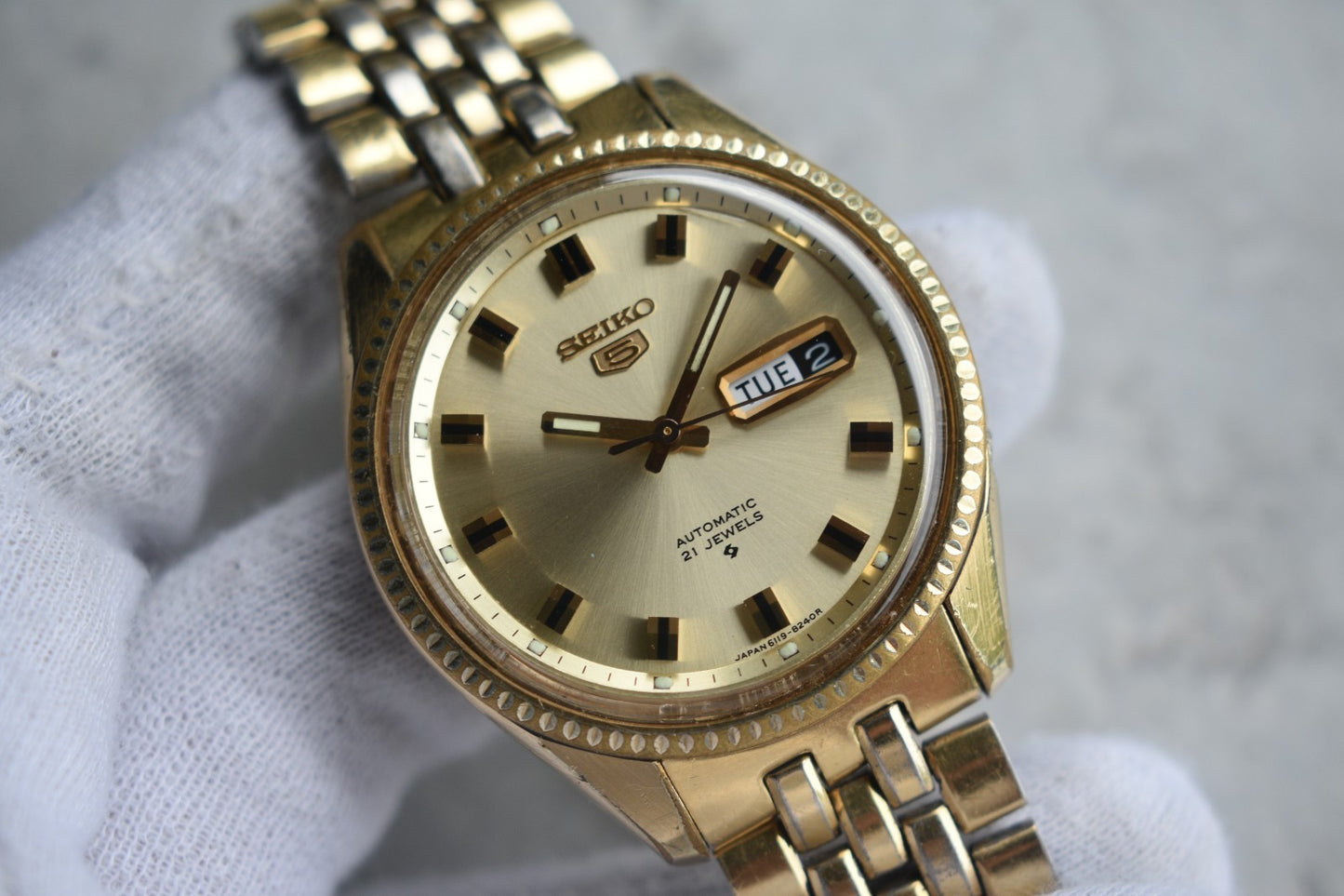 f855324e-de0c-432c-9899-cbf3877d5f0f